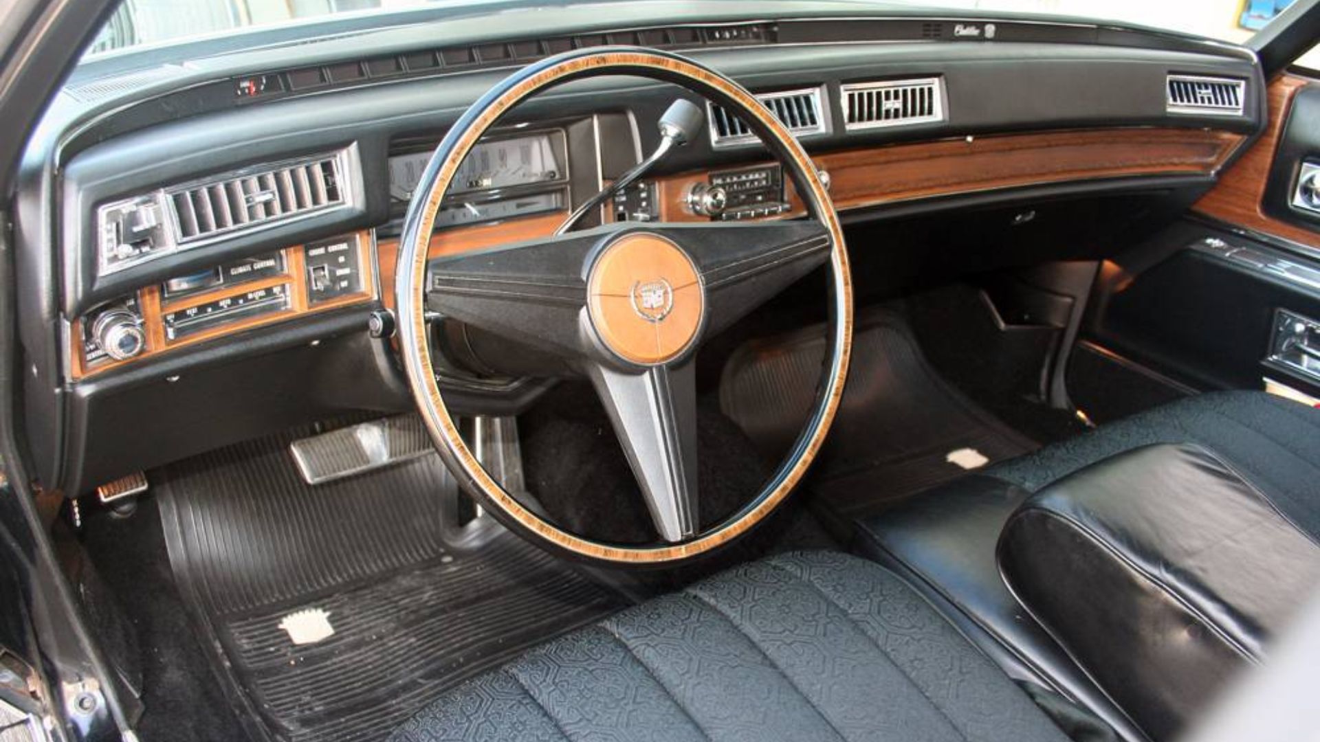 This is a picture of a vehicle (name of it is on the file name).
