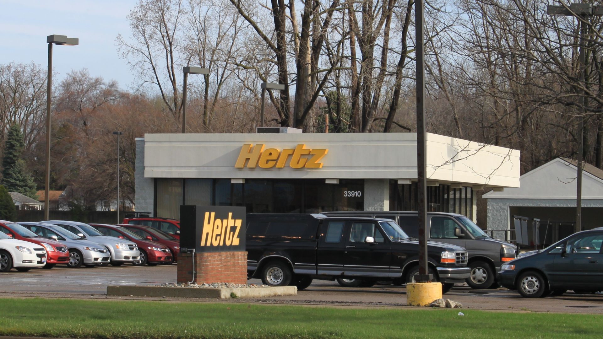 Hertz car rental office, 33910 Plymouth Road, Livonia, Michigan