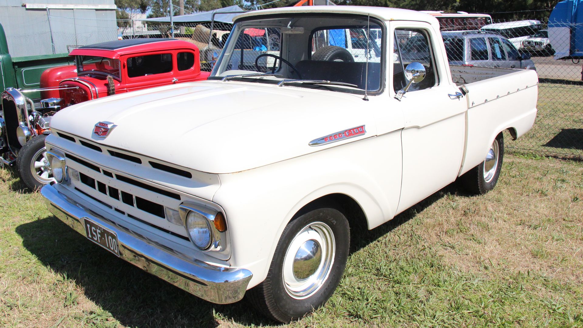 Ford had been producing factory made pickup trucks since 1925.
The F-100 was restyled in 1961, the fourth generation (1961-66)  More refined, sleeker and slightly wider, windshield posts moved back for better vision and bigger pickup bed.
2  types of pick