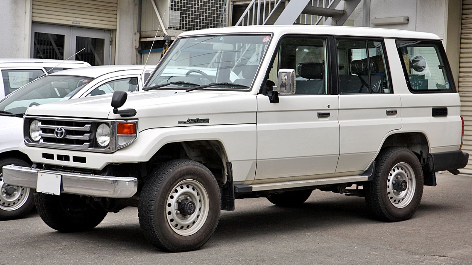 Toyota Land Cruiser 70 Semi-long 4.2 LX ( HZJ77V )