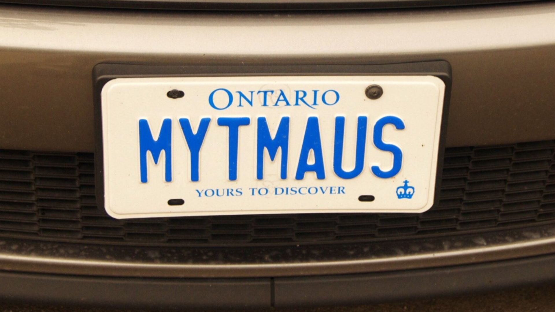 An Ontario personalized license plate that reads 'MYTMAUS'.