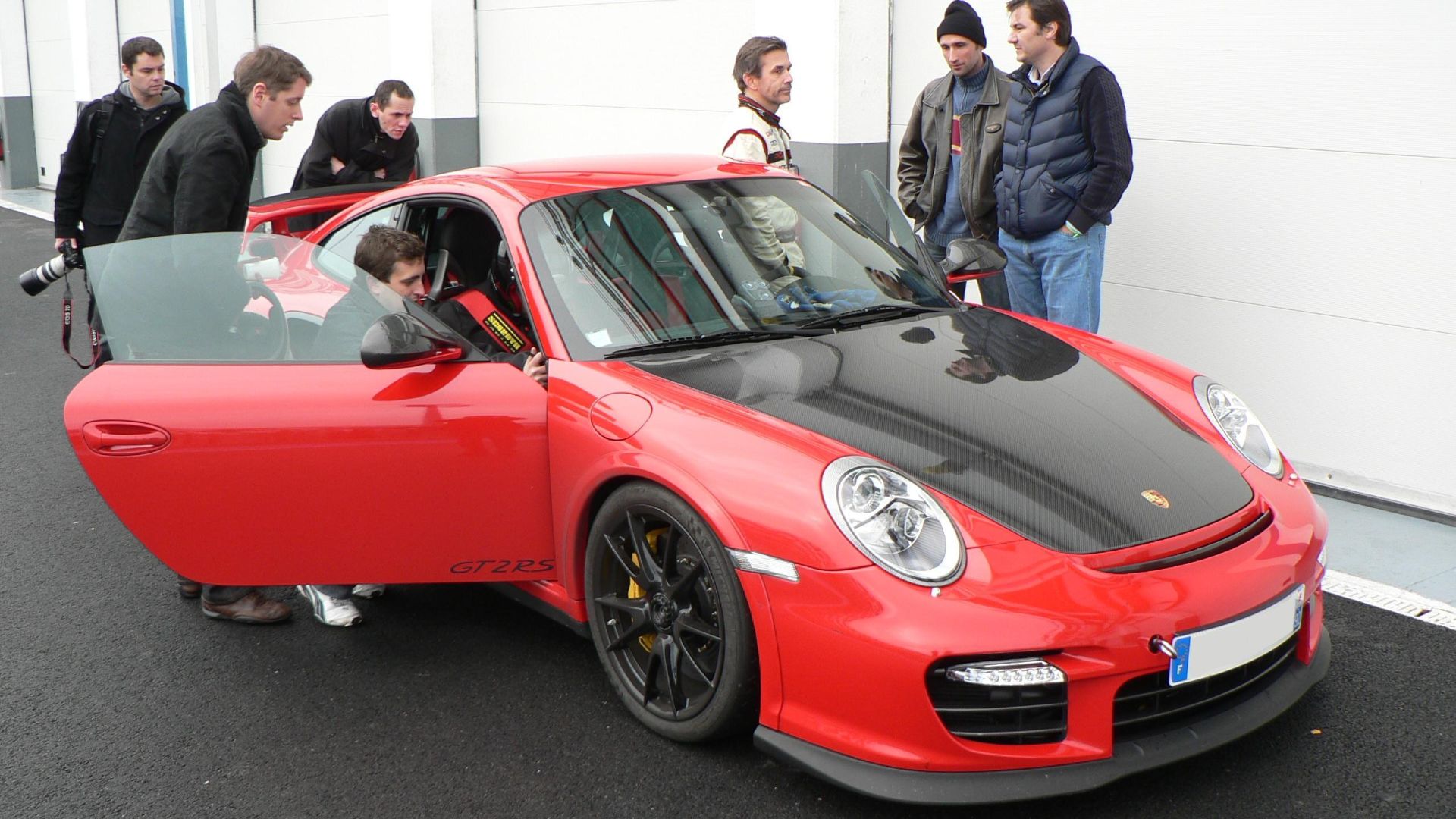 Porsche 911 GT2 RS spotted at the Magny-Cours F1 raceway