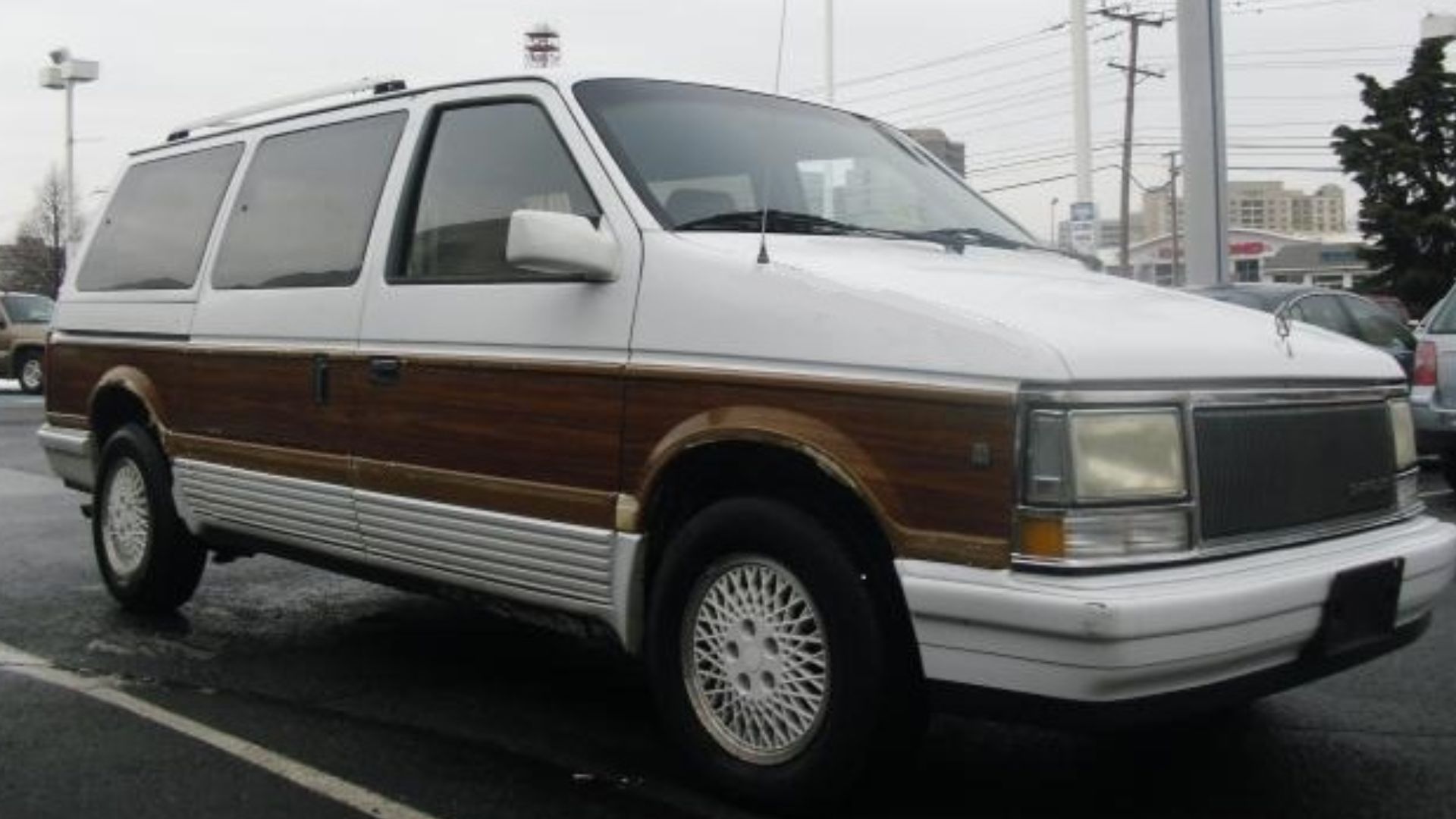 1990 Chrysler Town & Country minivan