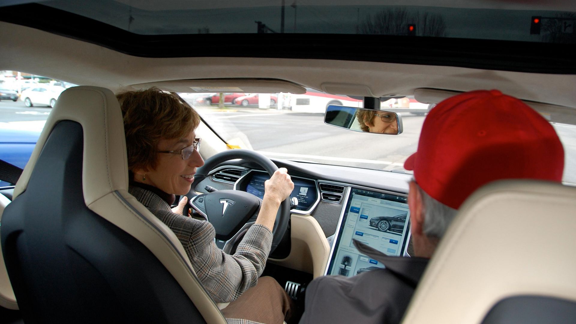 Several lawmakers took advantage of the opportunity to test drive electric vehicles.

Photo courtesy Oregon Environmental Council