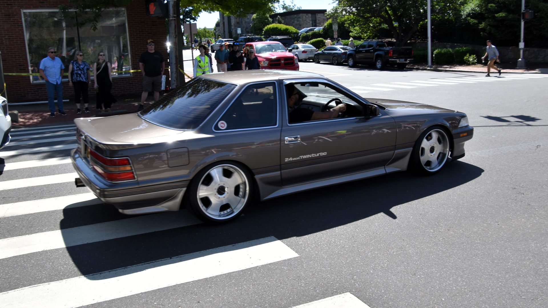Production: 1981 - 2005
Generation: Second (1986 - 1991)
Engine: 2,0 litre biturbo R6 (petrol)
Power: 200 PS
Gearbox: 4 speed automatic

Layout: front engine, rear drive