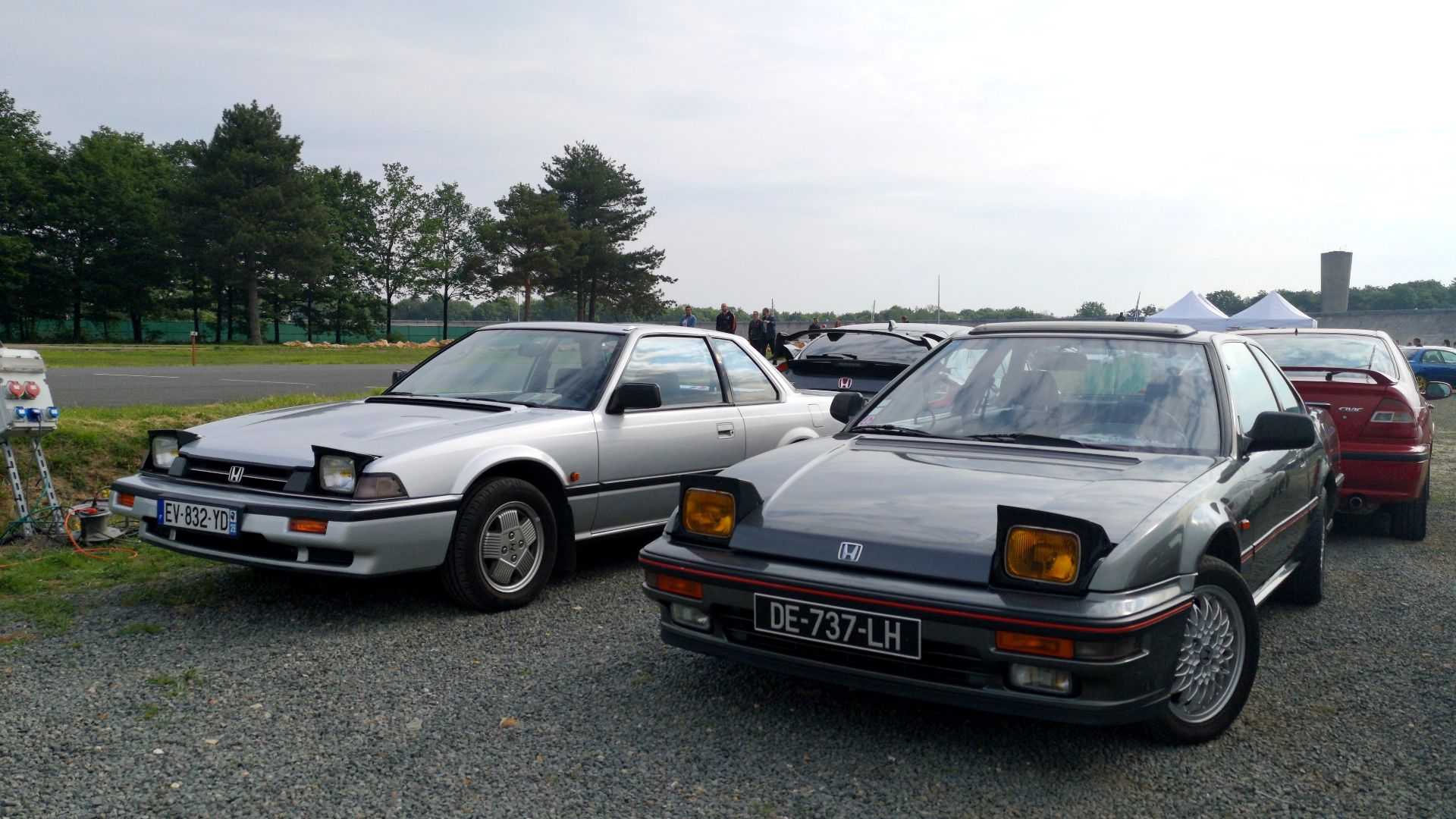 1987 Honda Prelude (2.0 137 hp) & 1990 Honda Prelude (2.0 150 hp) at Montlhery