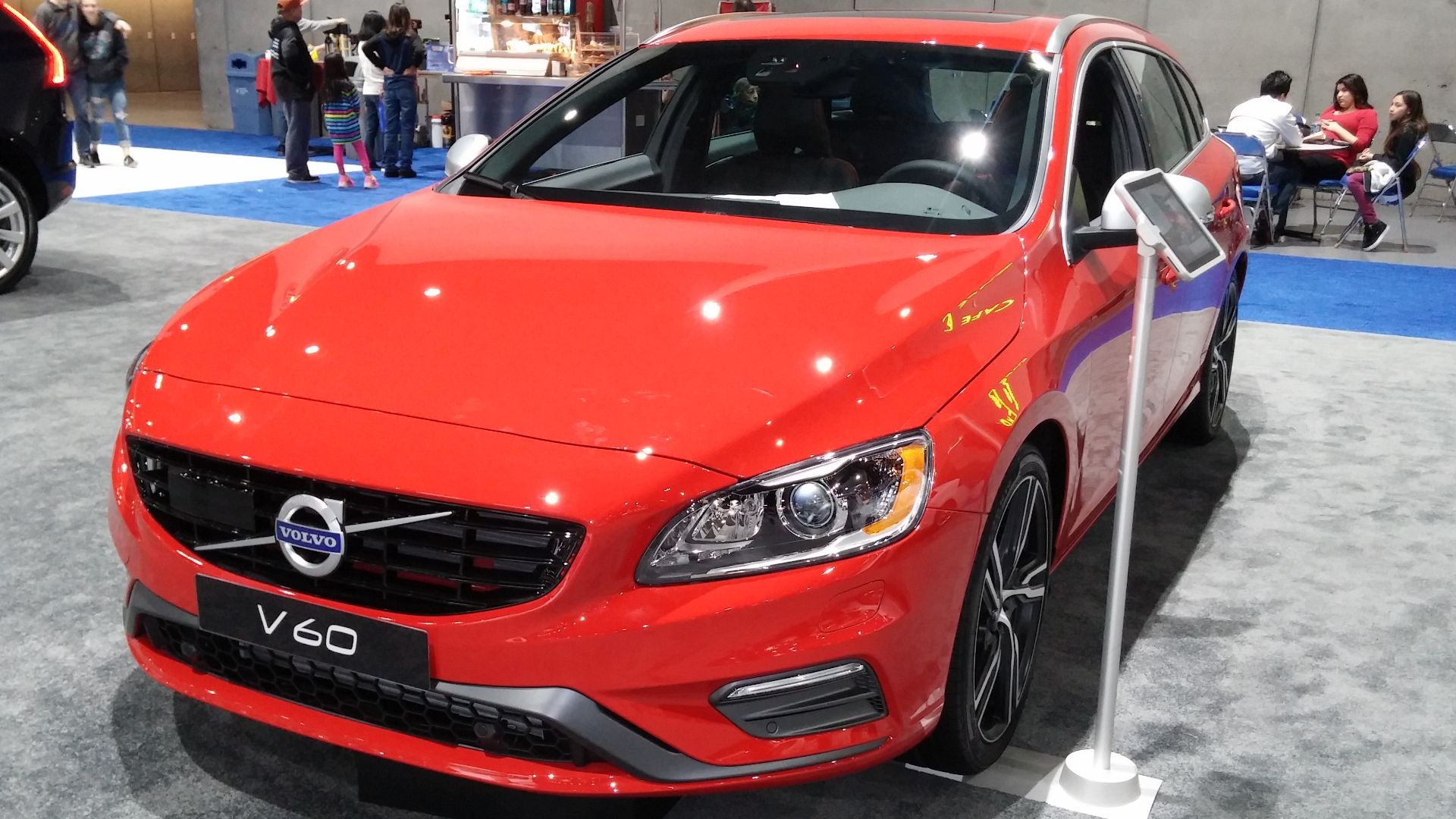 Front of a Volvo V60 2017 station wagon in the SD Auto Show.