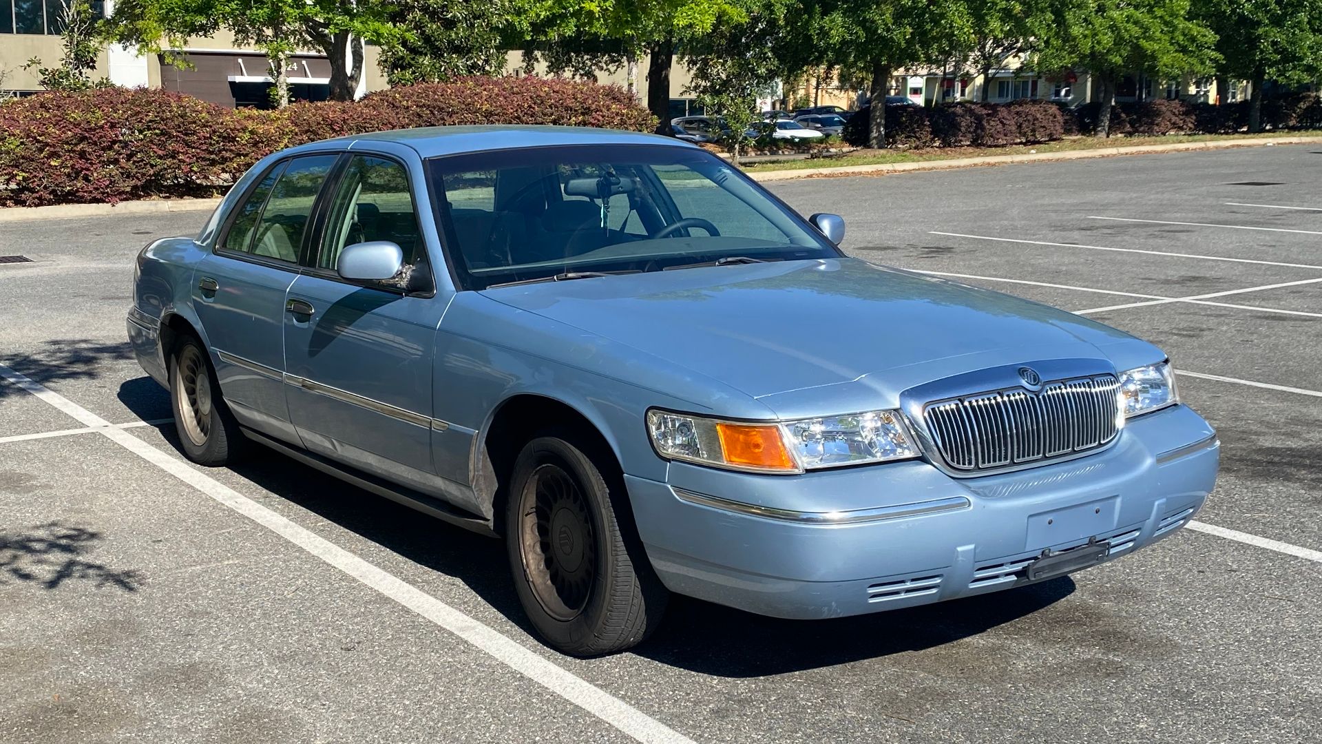 A Mercury Grand Marquis at an isometric angle