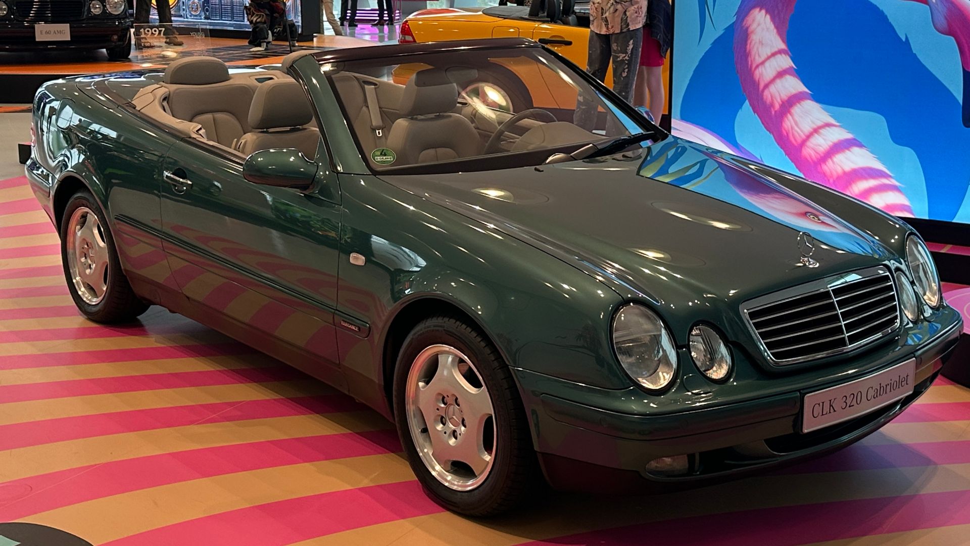 Mercedes-Benz Classe CLK 320 Cabriolet exposée au musée Mercedes-Benz de Stuttgart.