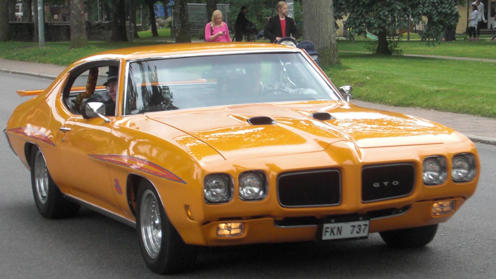 En Pontiac GTO 1970 på cruising på Ströget (Sankt Olofsgatan) i Falköping 2010-07-31,