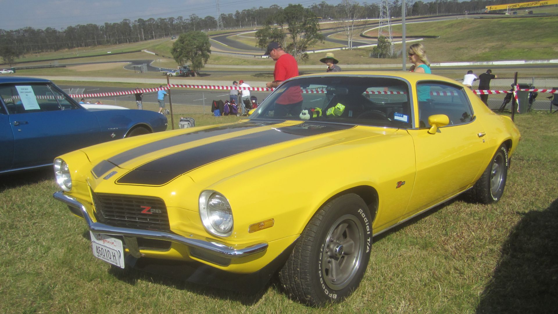 Daytona Yellow.
The 2nd Generation Camaro was longer, lower and wider with a fastback roof line and no quarter windows, but the mechanicals were much the same, no convertible was available. High back seats were introduced in 1971.
Available in RS appeara