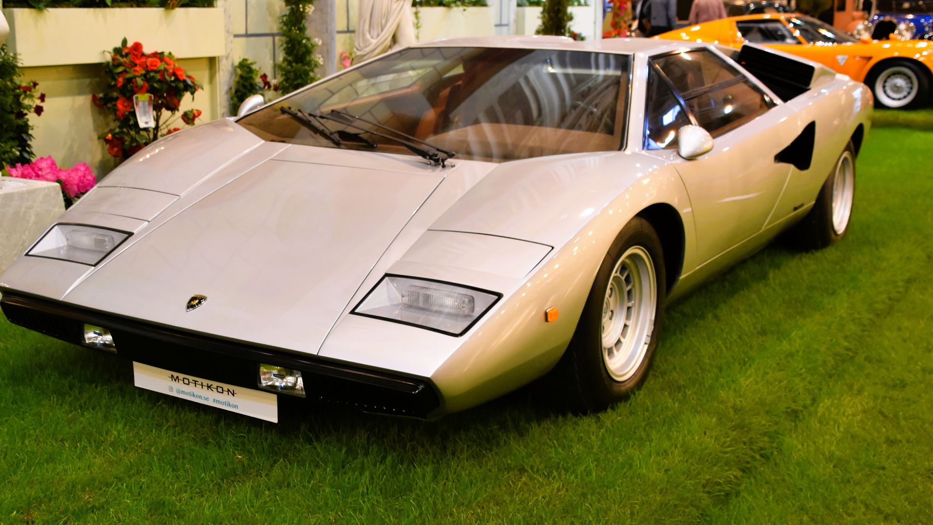 Production: 1974 - 1990
Engine: 4,0 litre V12 (petrol)
Power: 375 PS
Gearbox: 5 speed manual

Layout: rear mid engine, rear drive