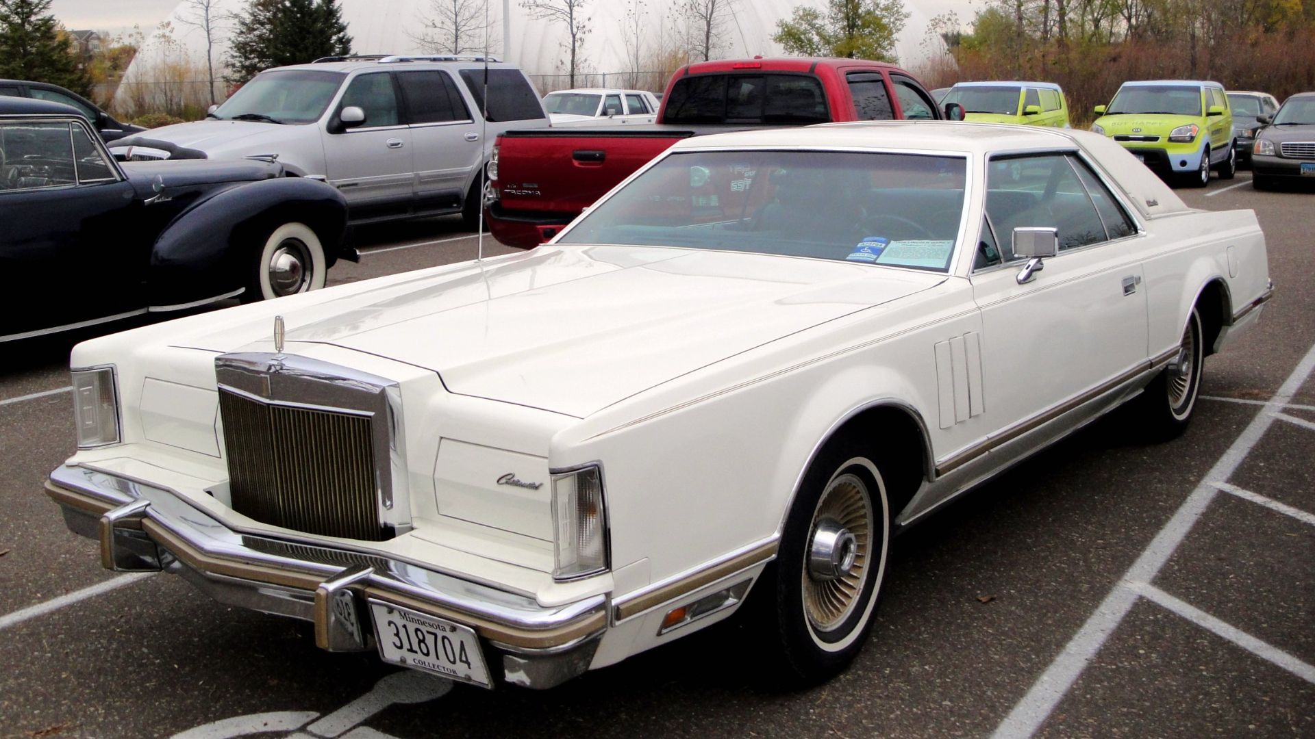 A front 3/4 view of a 1979 Continental Mark V Collectors Series two-door coupe.