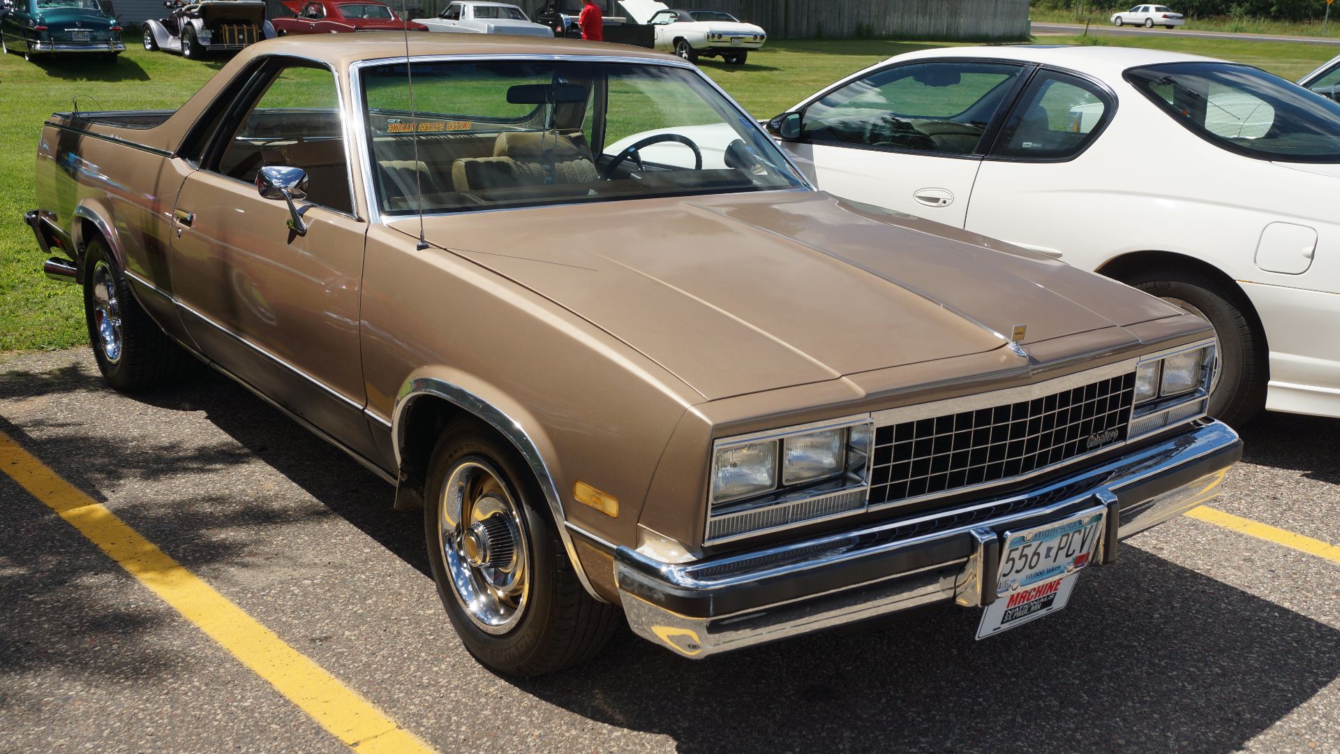 Minnesota Olds Club
40th Oldsmobile State Show & Swap meet
Blacksmith Lounge
Hugo, Minnesota
August 2016

 <a href=