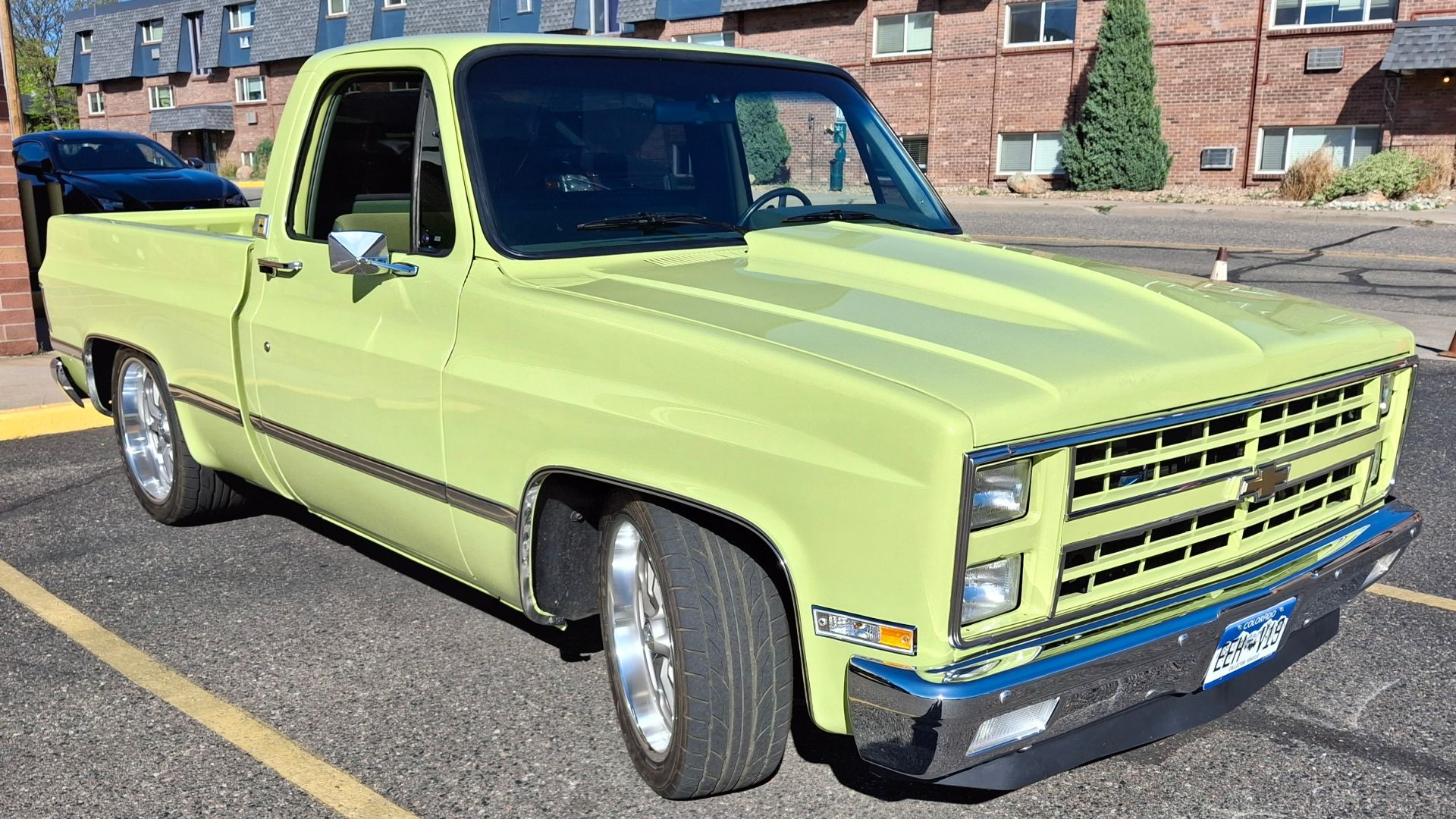 1985–1987 Chevrolet C10 Square‑Body, lime green, Golden Super Cruise 2026-05-02