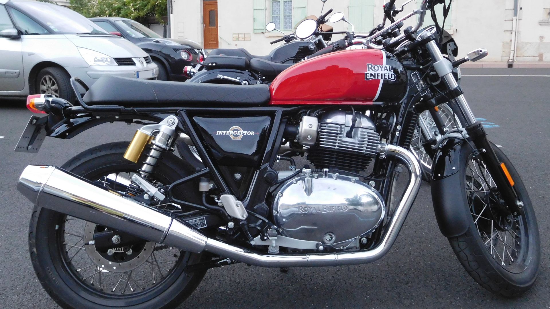 Royal Enfield Interceptor, moteur bicylindre, 1 ACT, 4 soupapes par cylindre, 648 cm3, 47 ch.