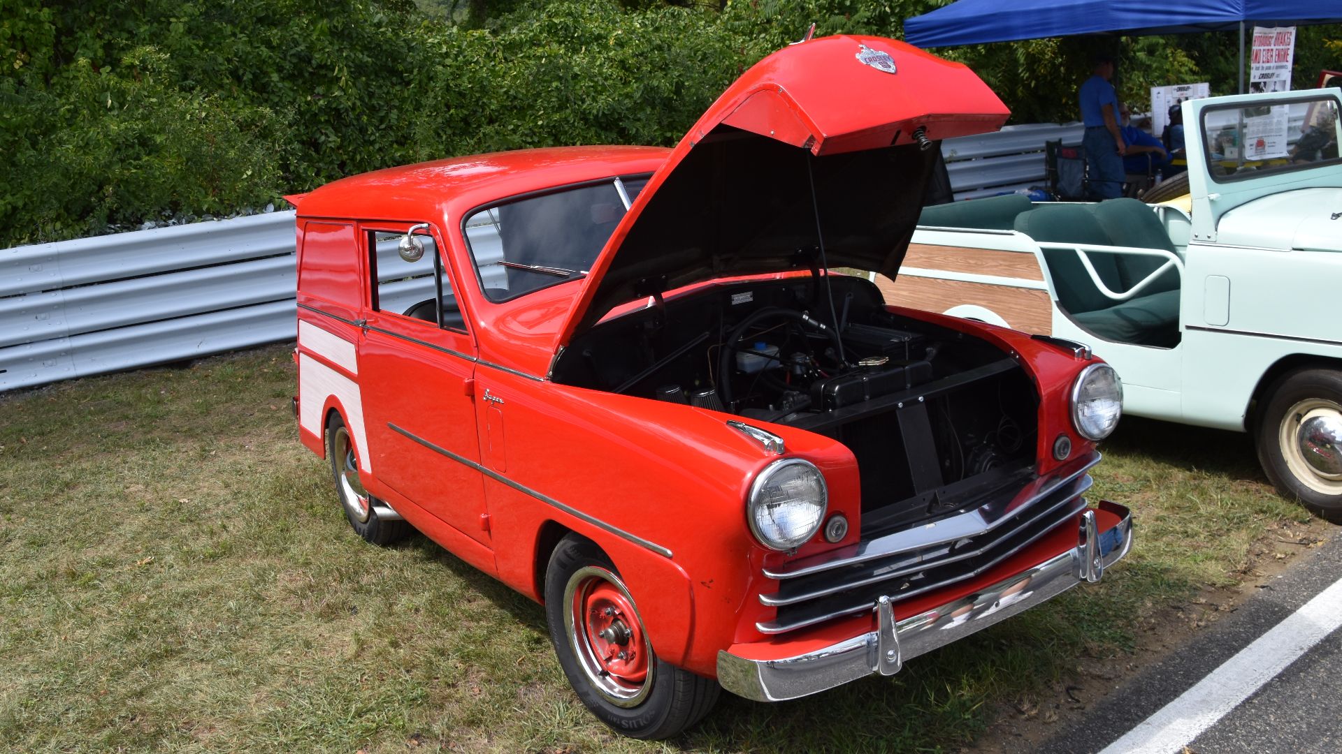 Production: 1949 - 1952
Engine: 0,7 litre R4 (petrol)
Power: 27 PS
Gearbox: 3 speed manual
Layout: front engine, rear drive

Location: Lime Rock Park, Connecticut (USA)