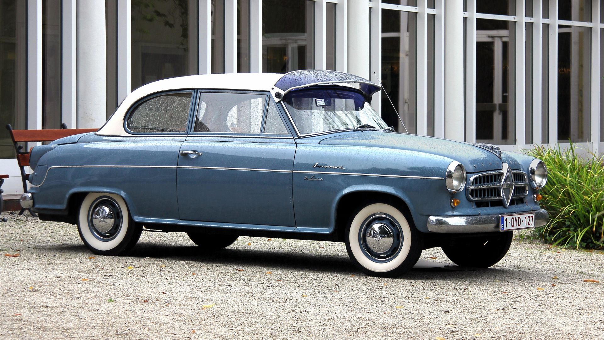 Borgward Isabella TS, Bauzeit 1954 bis 1956 (mit Schlitzen unter dem Grill)