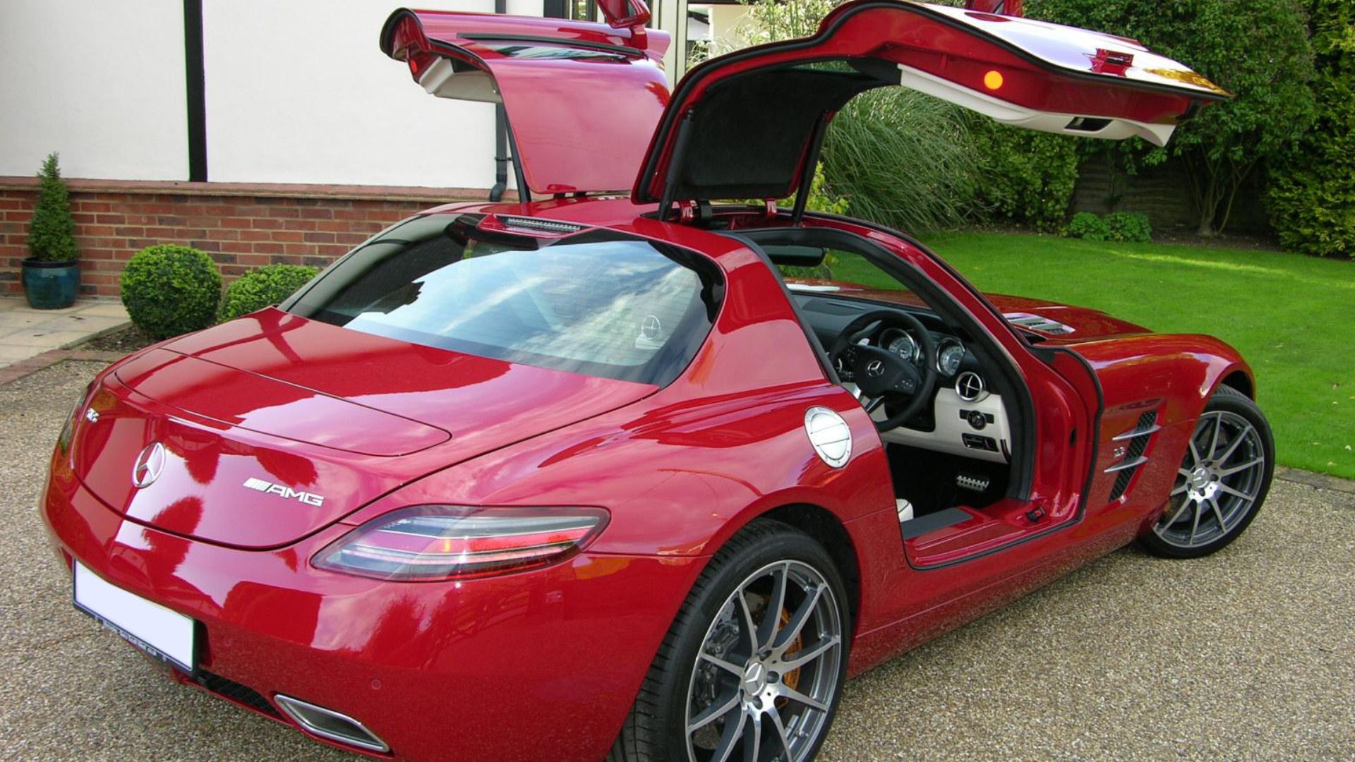 Mercedes Benz SLS AMG