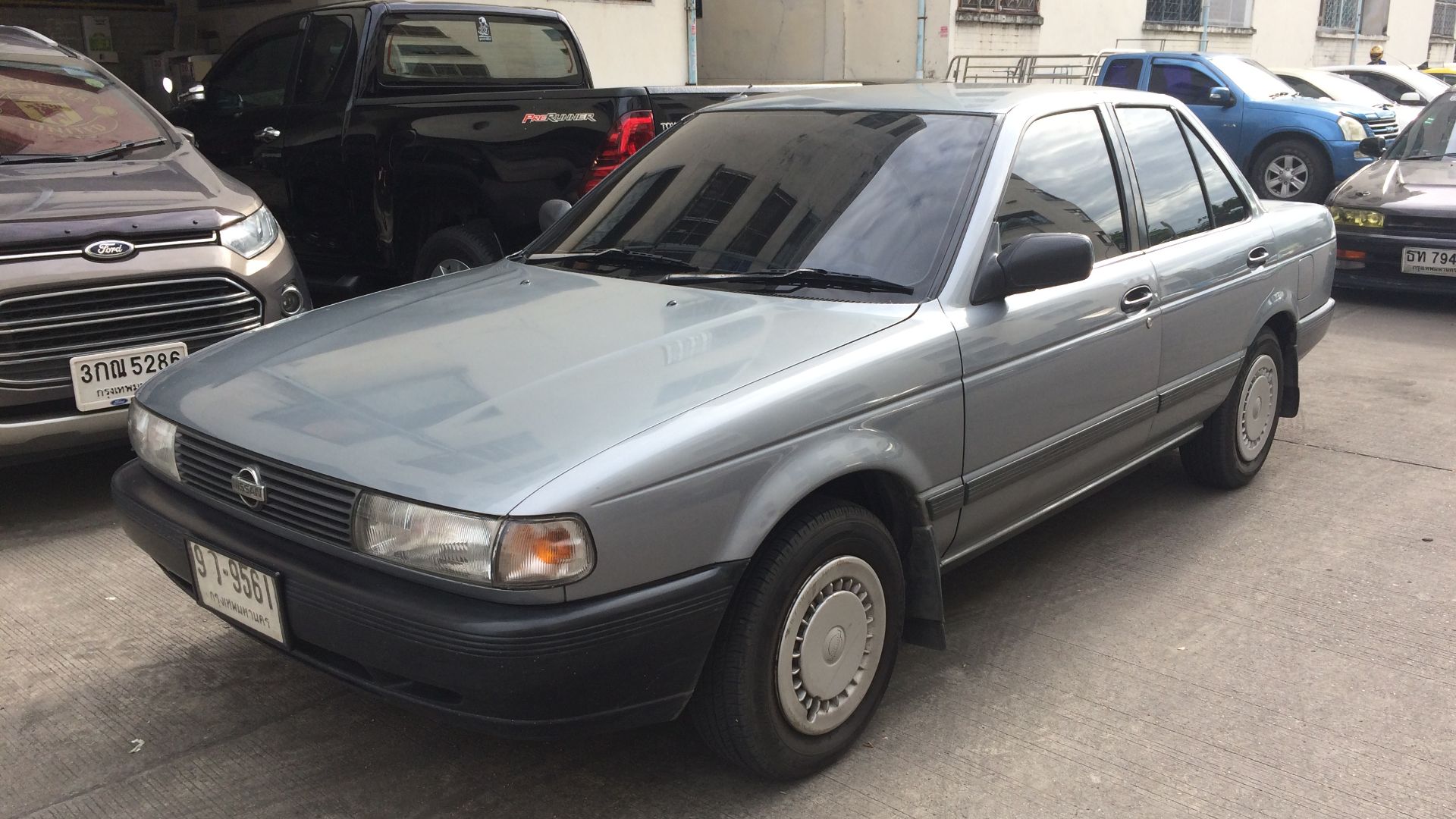 1991-1992 Nissan Sentra (B13) EX Saloon Sedan (19-08-2017) in Bangkhen Bangkok Thailand.
