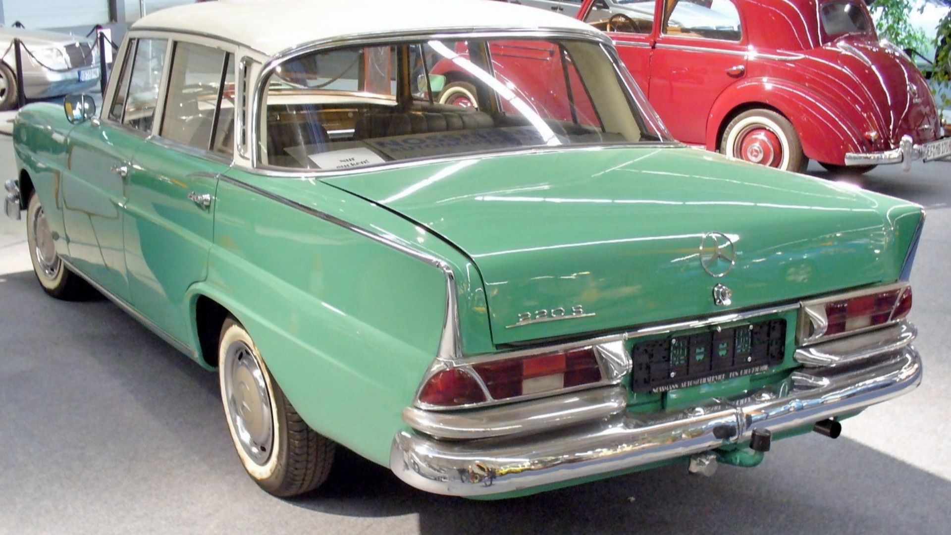 Mercedes-Benz W111