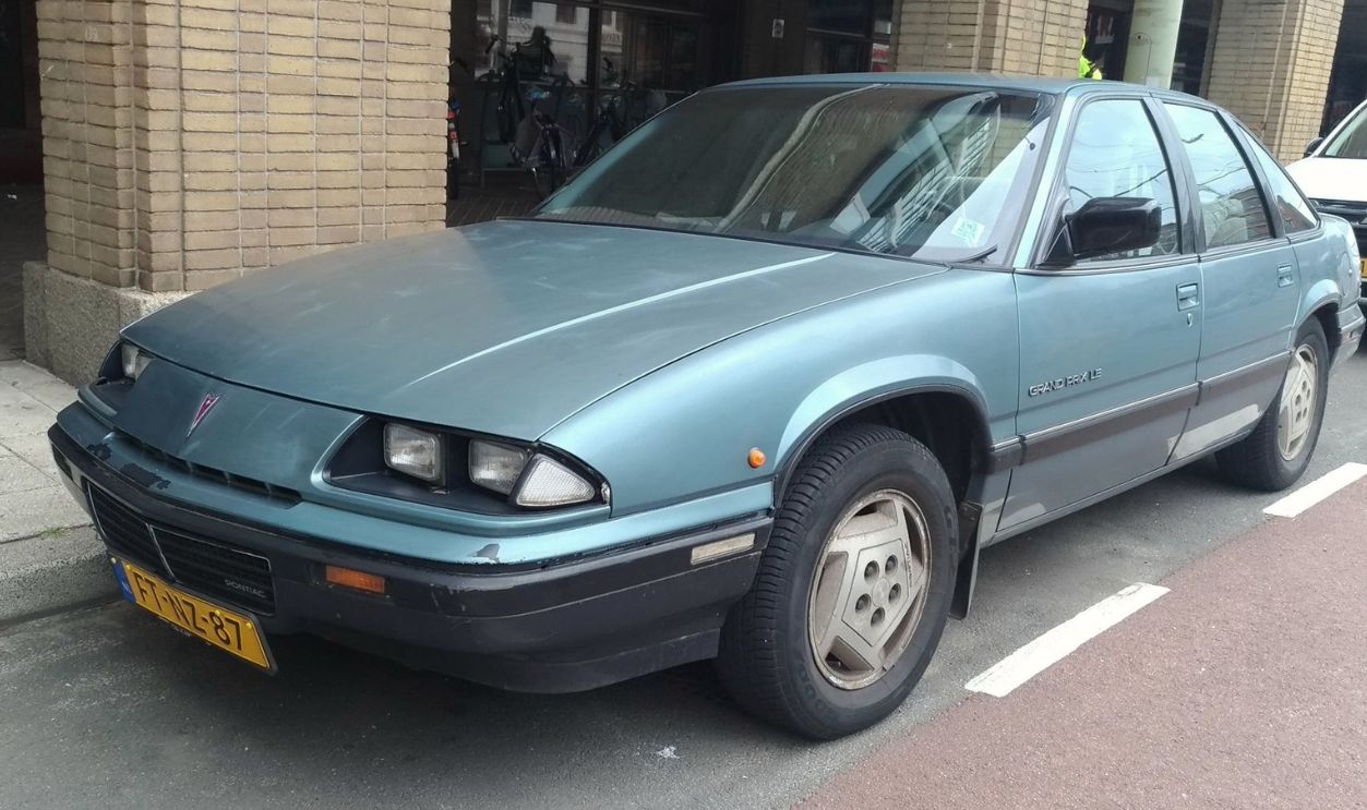 1992 Pontiac Grand Prix (V6 3.1 129 hp) at The Hague