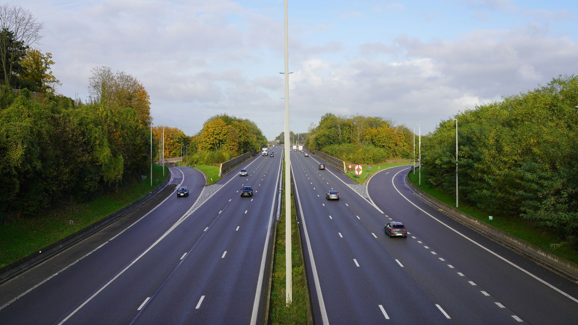 A view of a highway from a high point of view