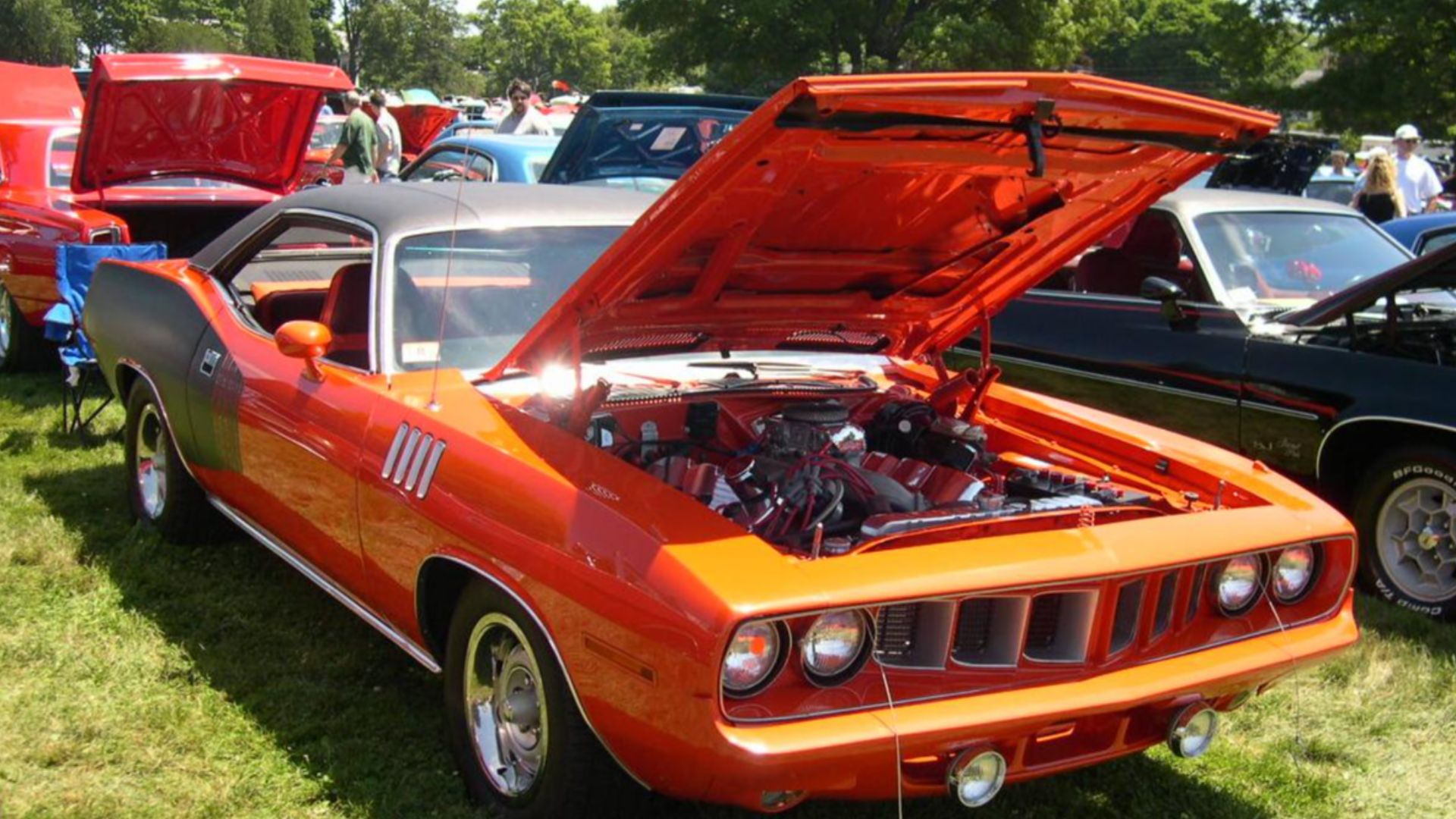 1971 Plymouth Hemi 'Cuda
Source: Photographed at the Bay State Antique Automobile Club's July 10, 2005 show at the Endicott Estate in Dedham, MA by User:Sfoskett