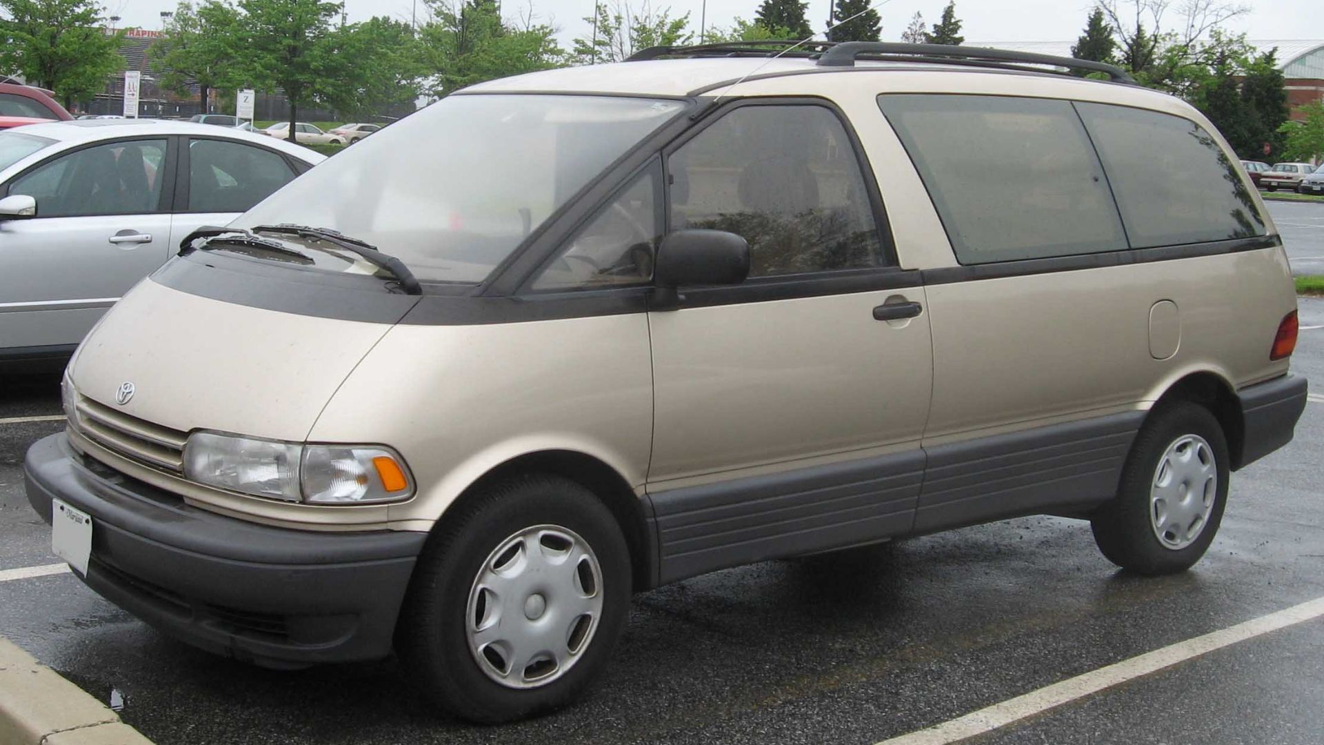 Toyota Previa photographed in College Park, Maryland, USA.