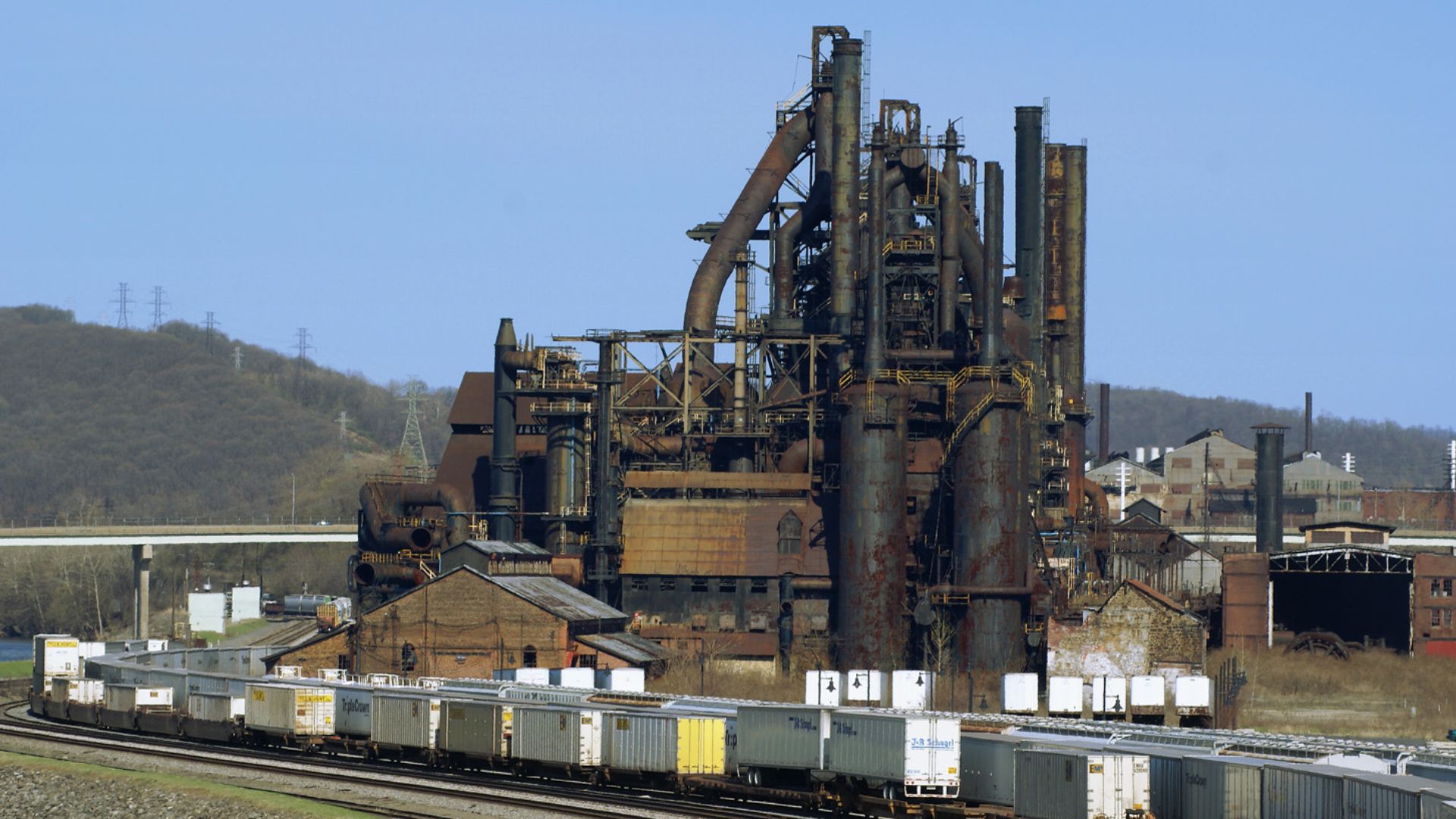 A view of the former en:Bethlehem Steel from the Fahy Bridge in en:Bethlehem, Pennsylvania.  This photo was taken shortly before demolition began to make way for the en:Sands BethWorks casino project.  Jschnalzer 23:29, 31 July 2007 (UTC)