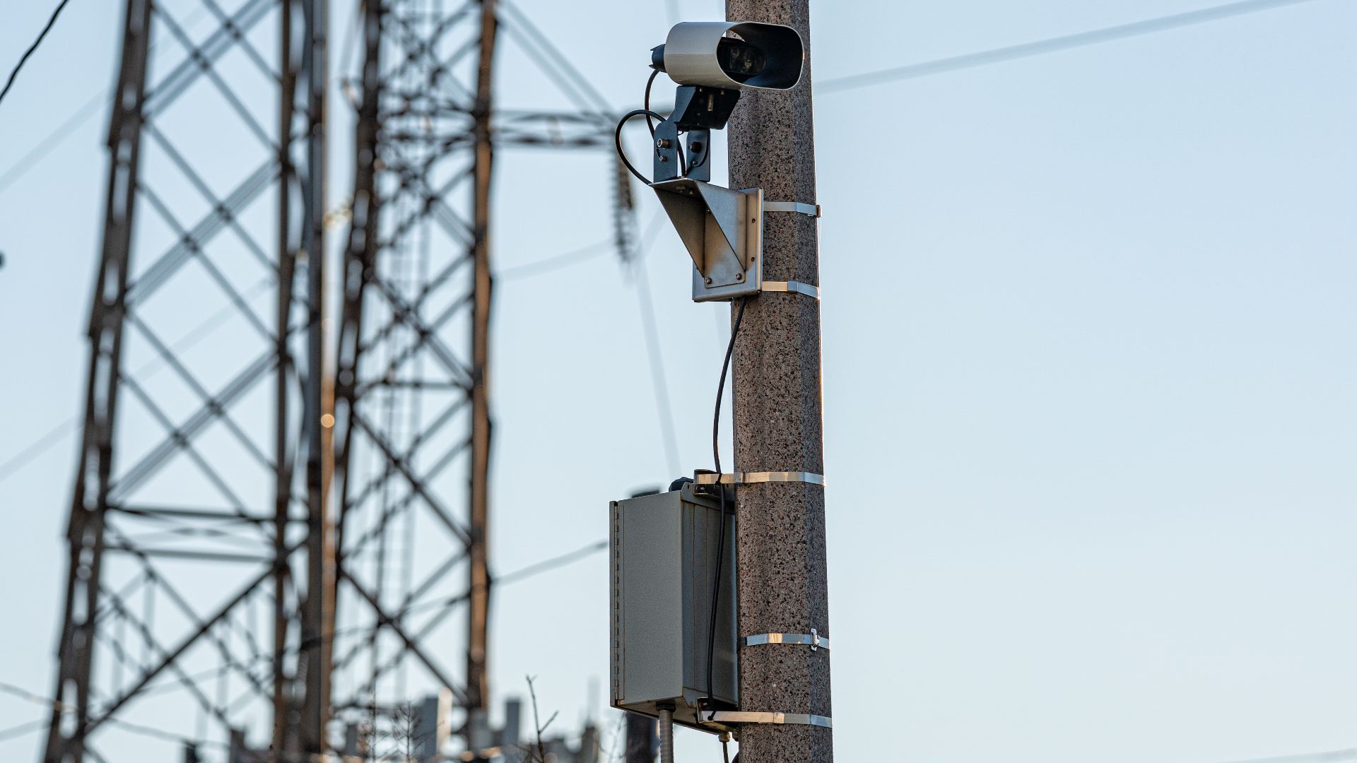 A New Orleans Police automated license plate recognition (ALPR or LPR) scanner camera at North Peters Street and Esplanade Avenue in New Orleans, Louisiana.