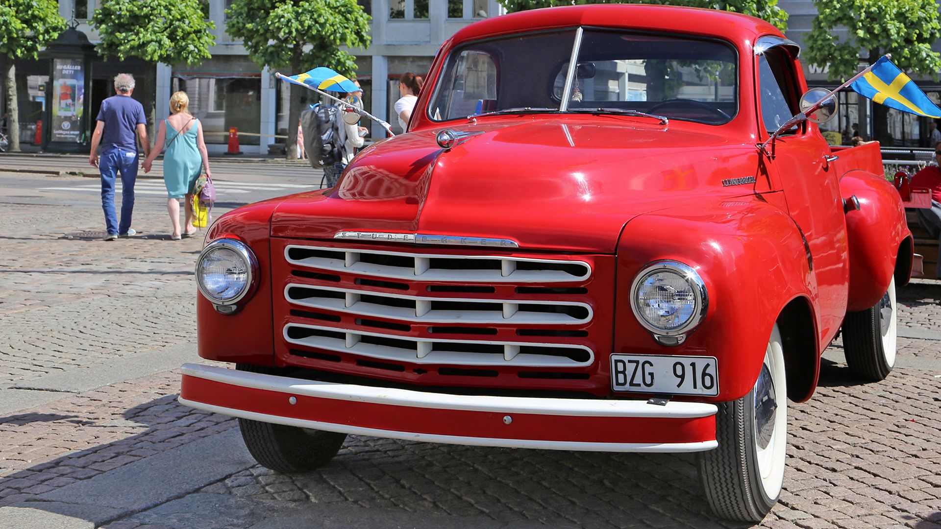 Studebaker Truck 2R5 (built in 1949). Manufacturer: Studebaker Corporation in the USA. In 1967 the company was dissolved.