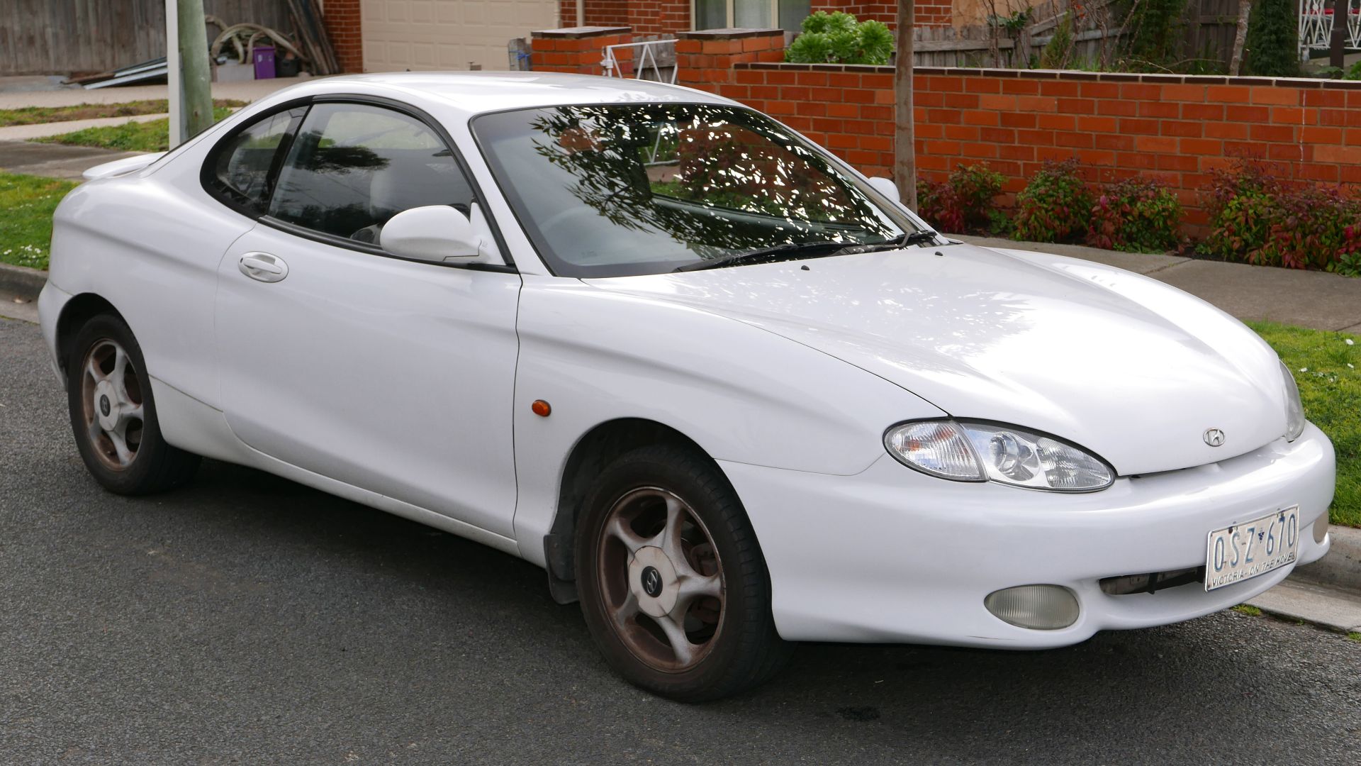 1998 Hyundai Coupe (RD) FX coupe. Photographed in Blackburn North, Victoria, Australia.