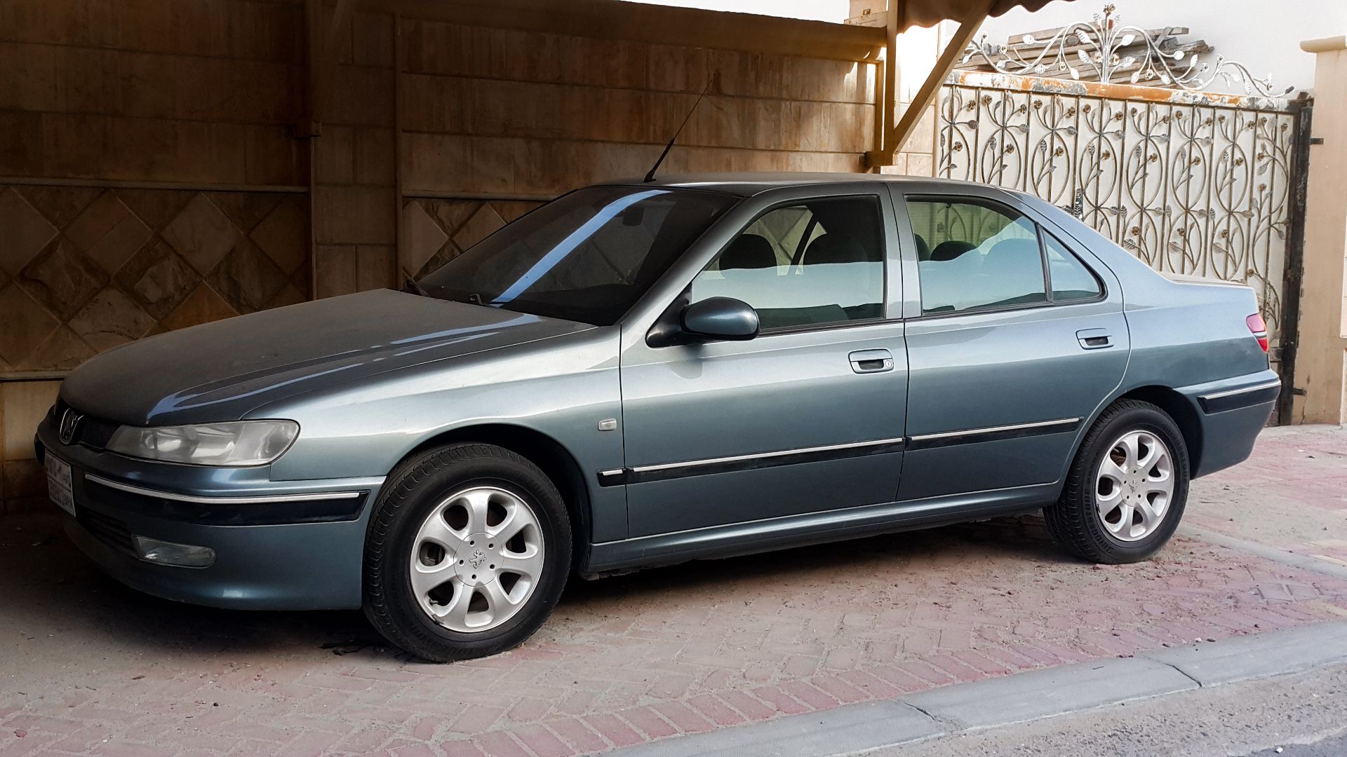 Peugeot 406 in Bahrain