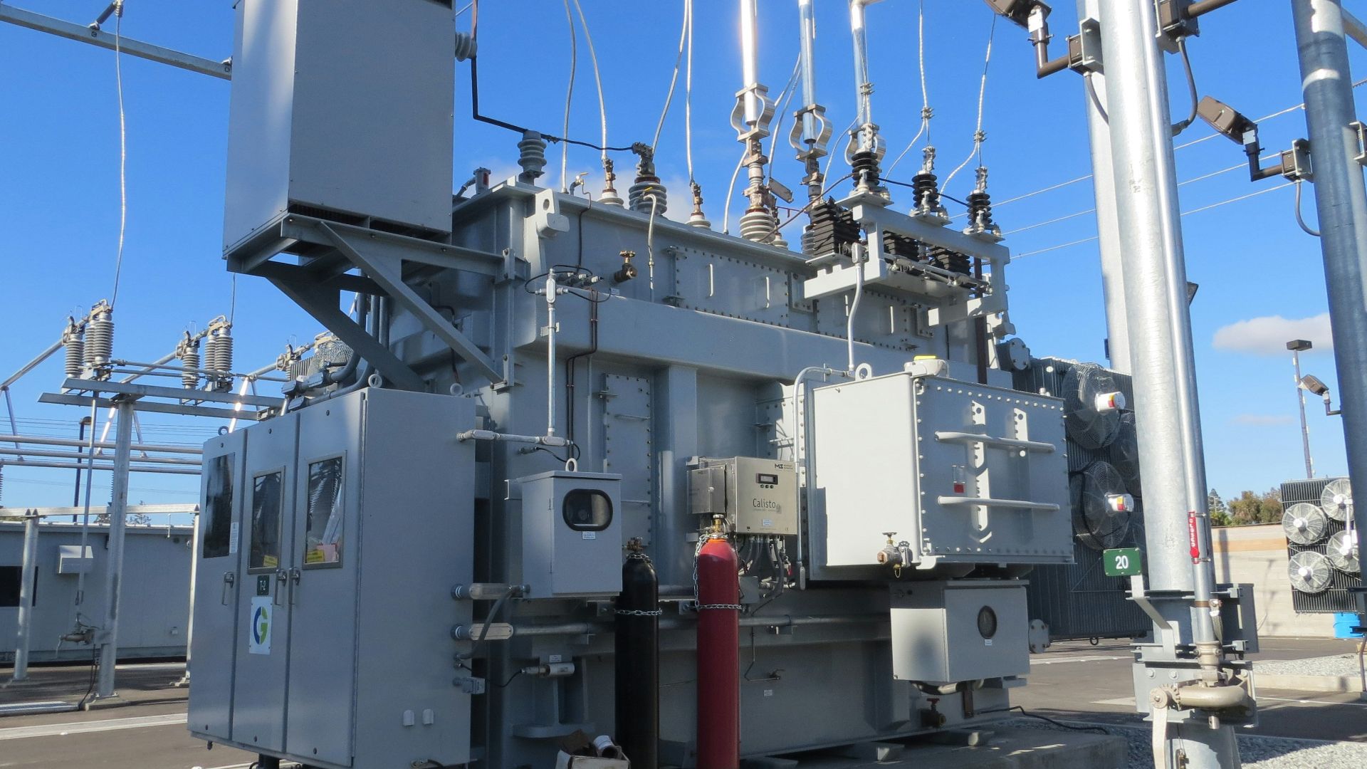 white electric power generator