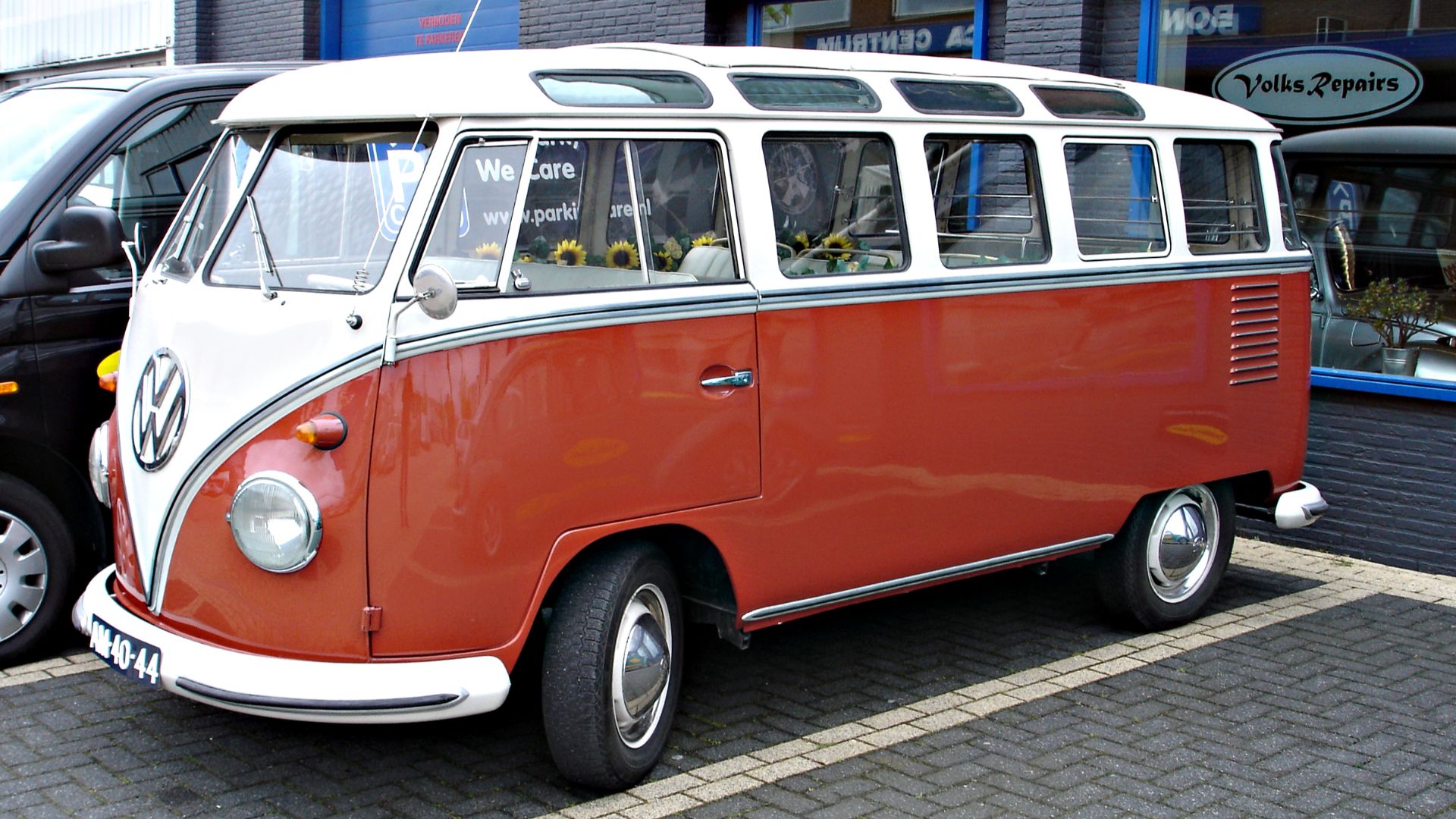 VW Samba bus in Pijnacker.