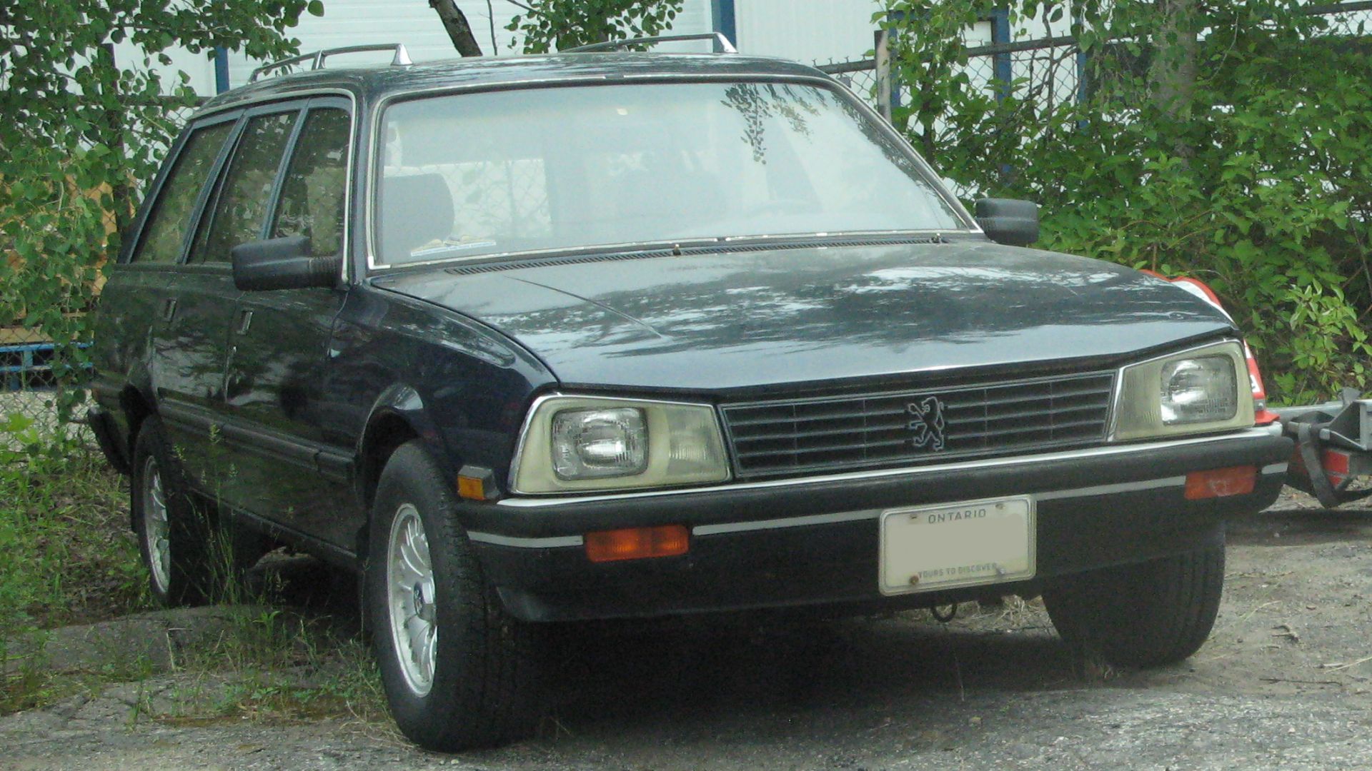 1986 Peugeot 505 S Wagon photographed in Sault Ste. Marie, Ontario, Canada