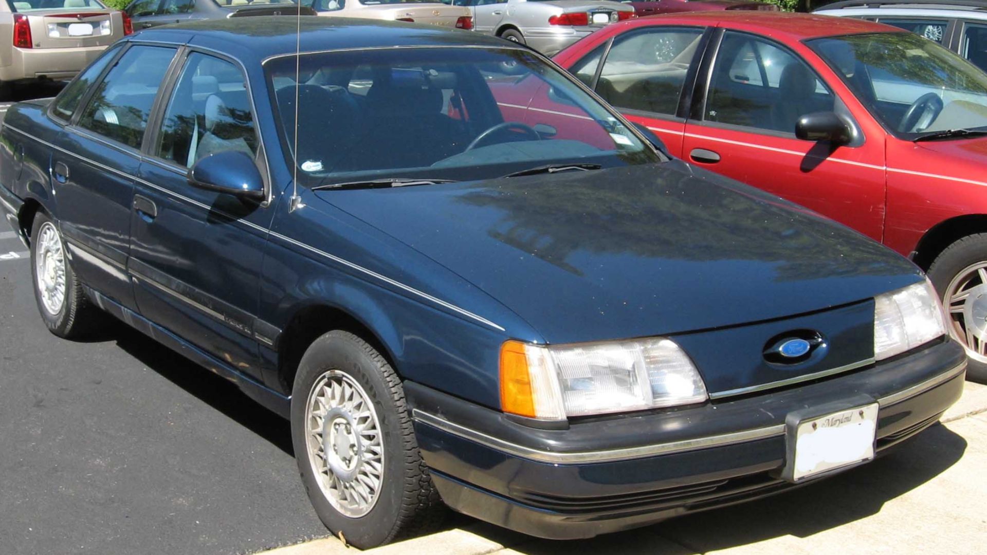 1986-1988 Ford Taurus photographed in USA.