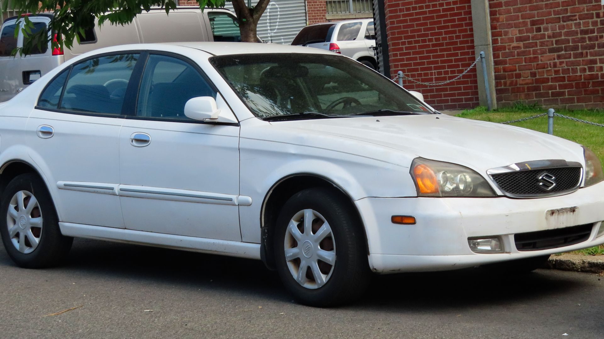 A 2004 Suzuki Verona photographed in Flushing, Queens, New York, USA