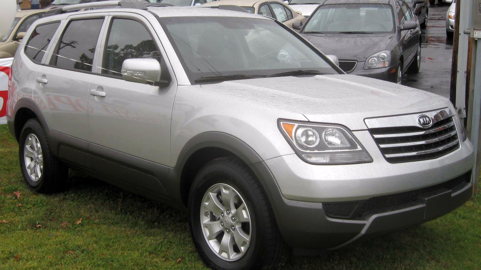 2009 Kia Borrego photographed in Waldorf, Maryland, USA.