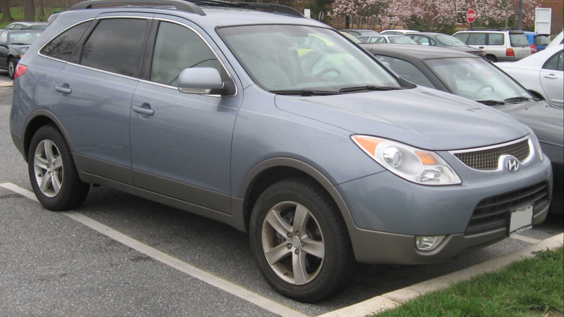 2007-2008 Hyundai Veracruz photographed in College Park, Maryland, USA.