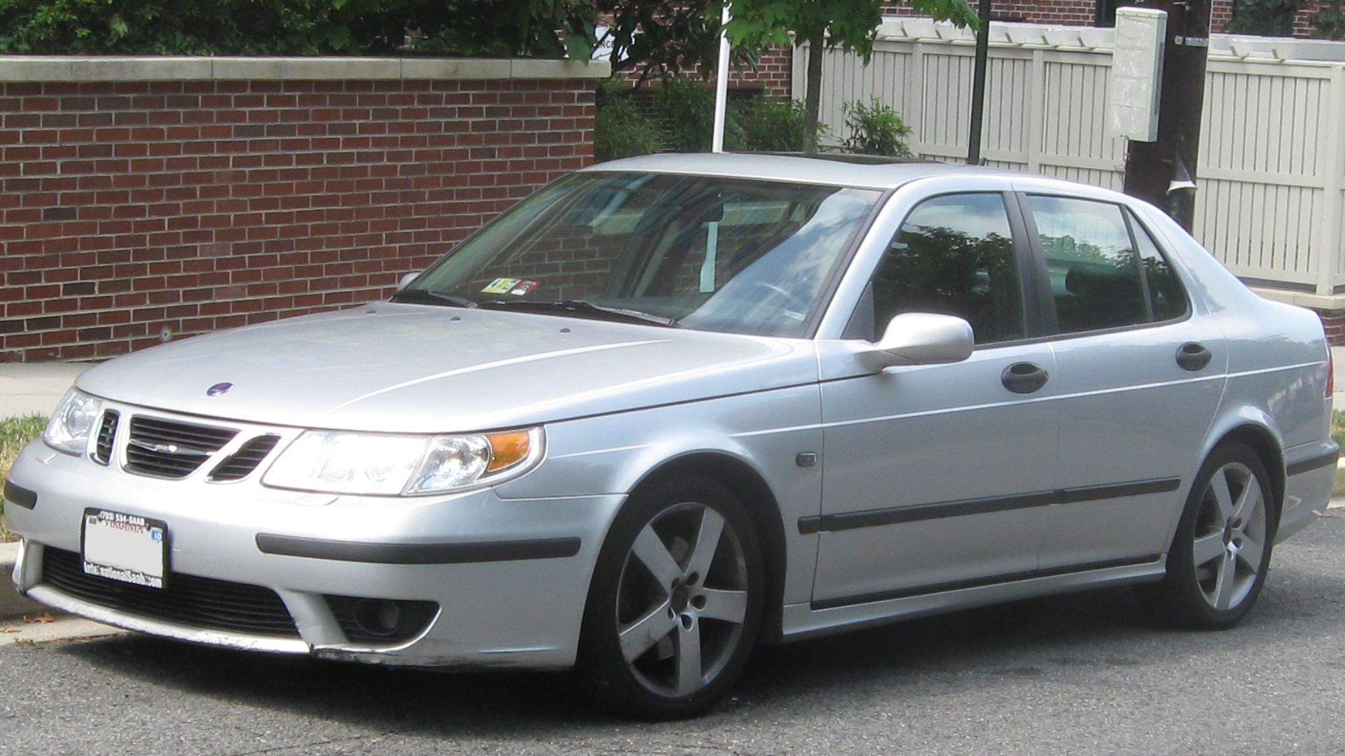2004-2005 Saab 9-5 Aero sedan photographed in Washington, D.C., USA.