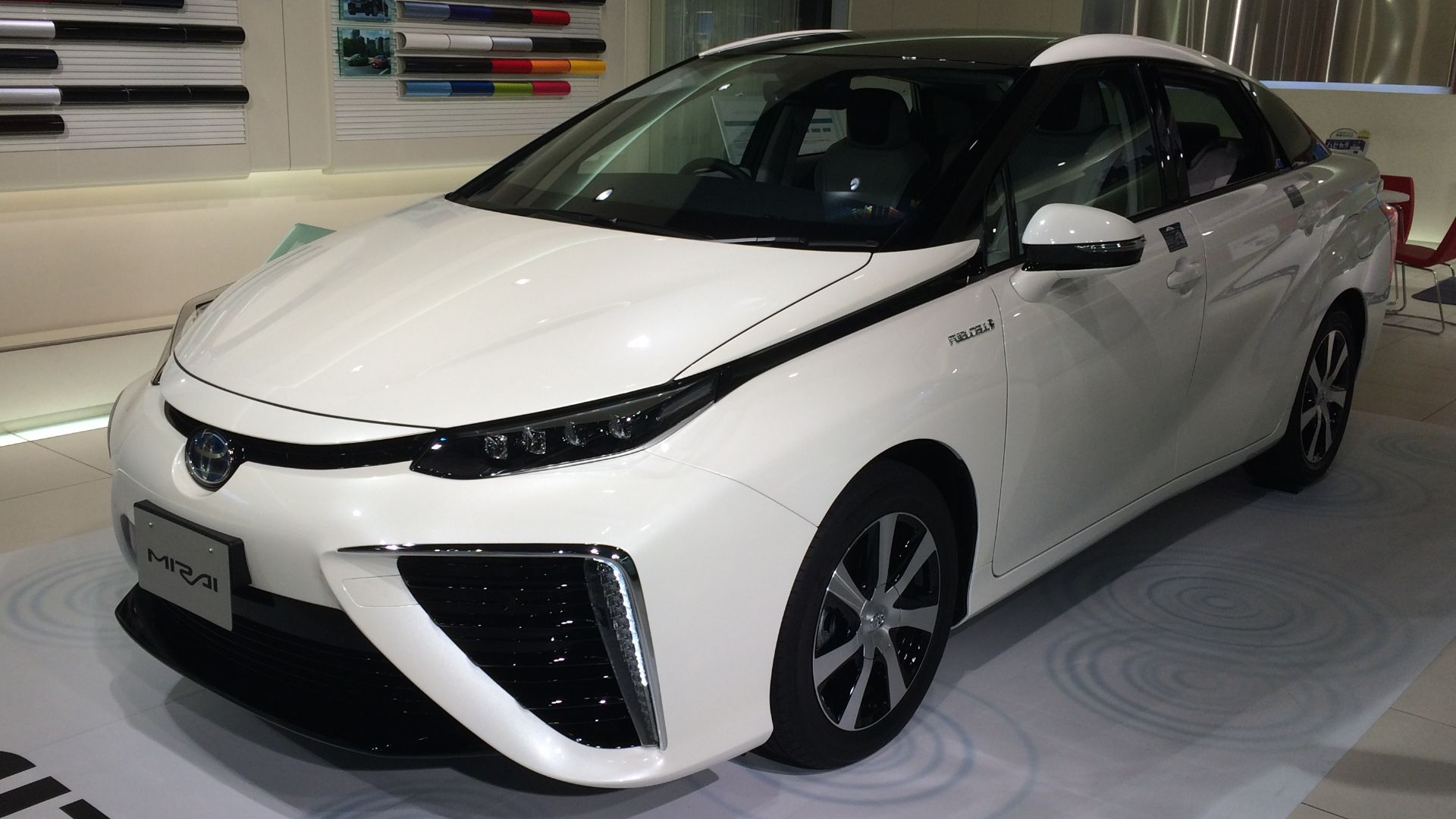 トヨタ・MIRAI