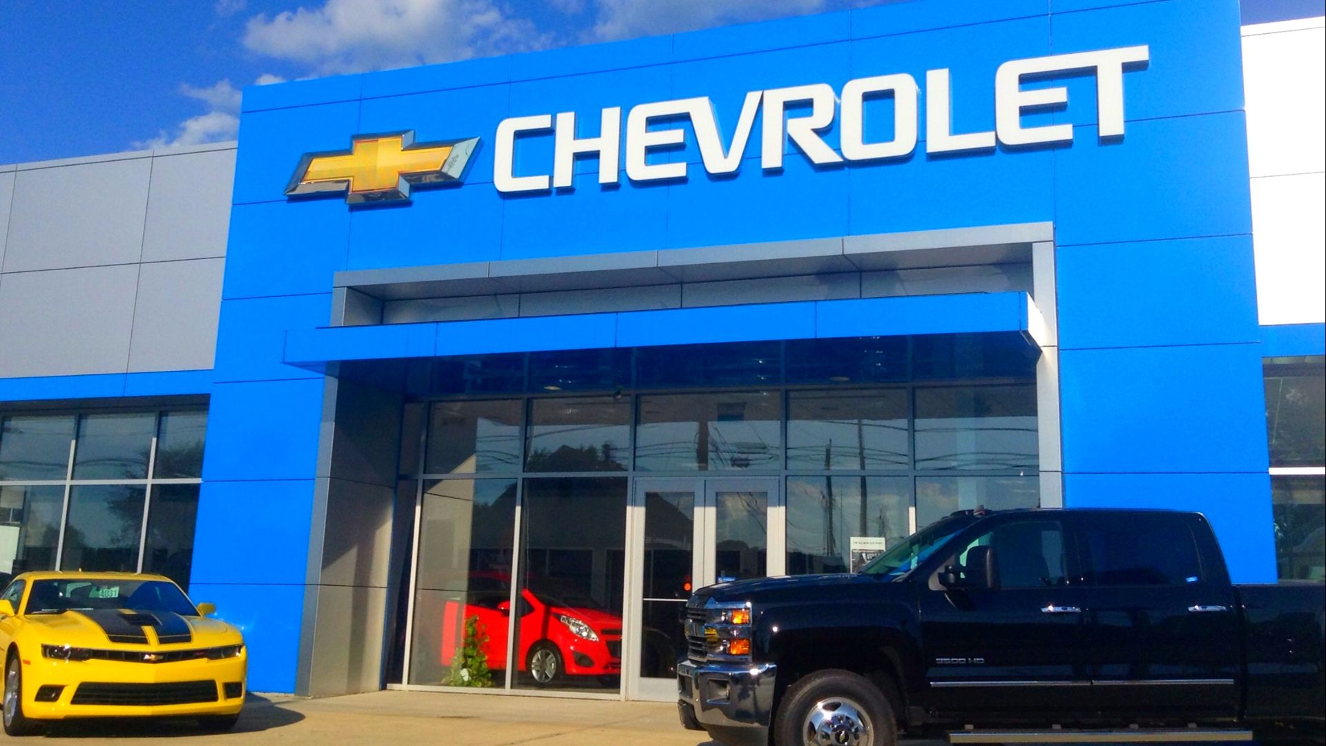 Chevrolet Car Dealership 6/2014 Valenti Chevrolet Wallingford CT. Sign logo Pics by Mike Mozart of TheToyChannel and JeepersMedia on YouTube.