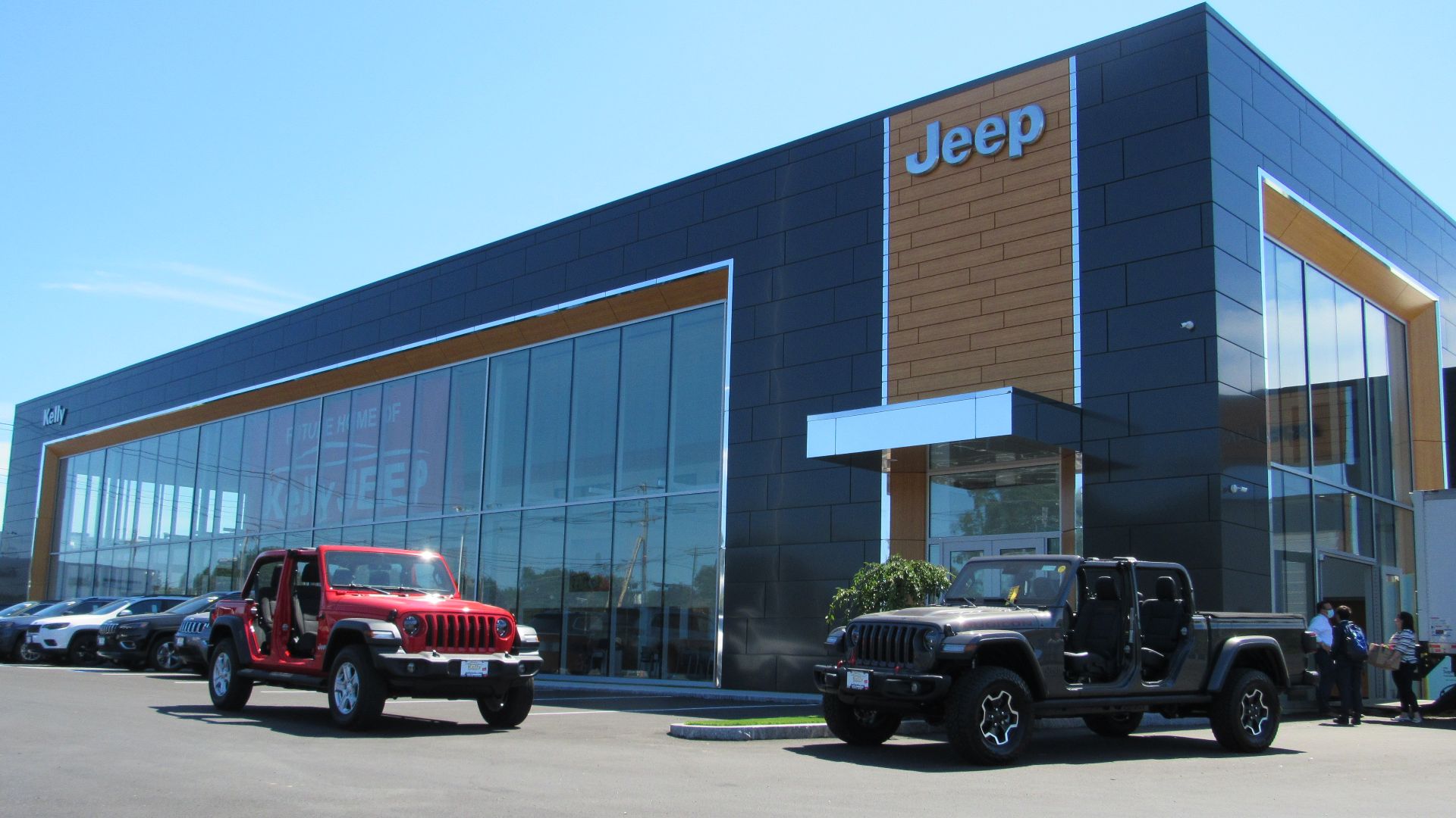 Kelly Jeep Chrysler dealership in Lynnfield, Massachusetts