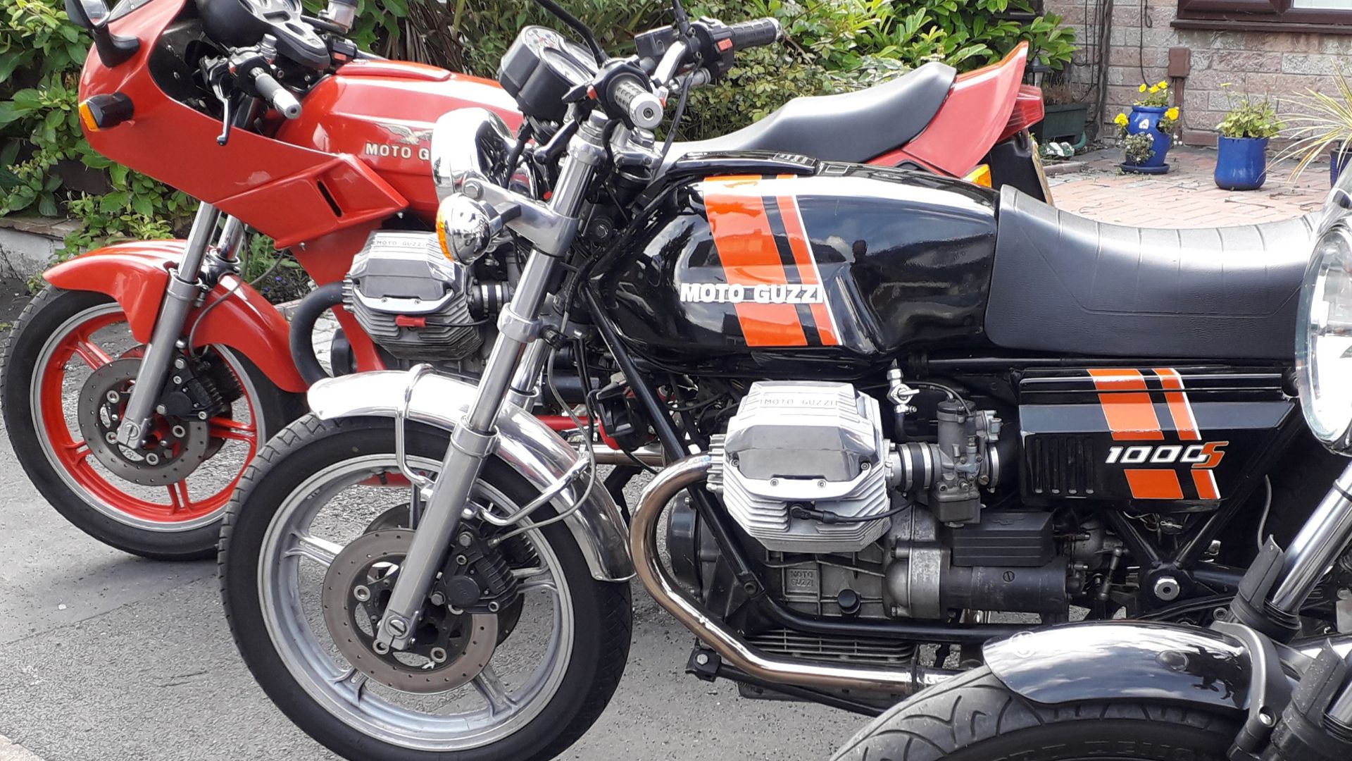 Moto Guzzi Le-Mans 1000 (left) and 1000s (right)