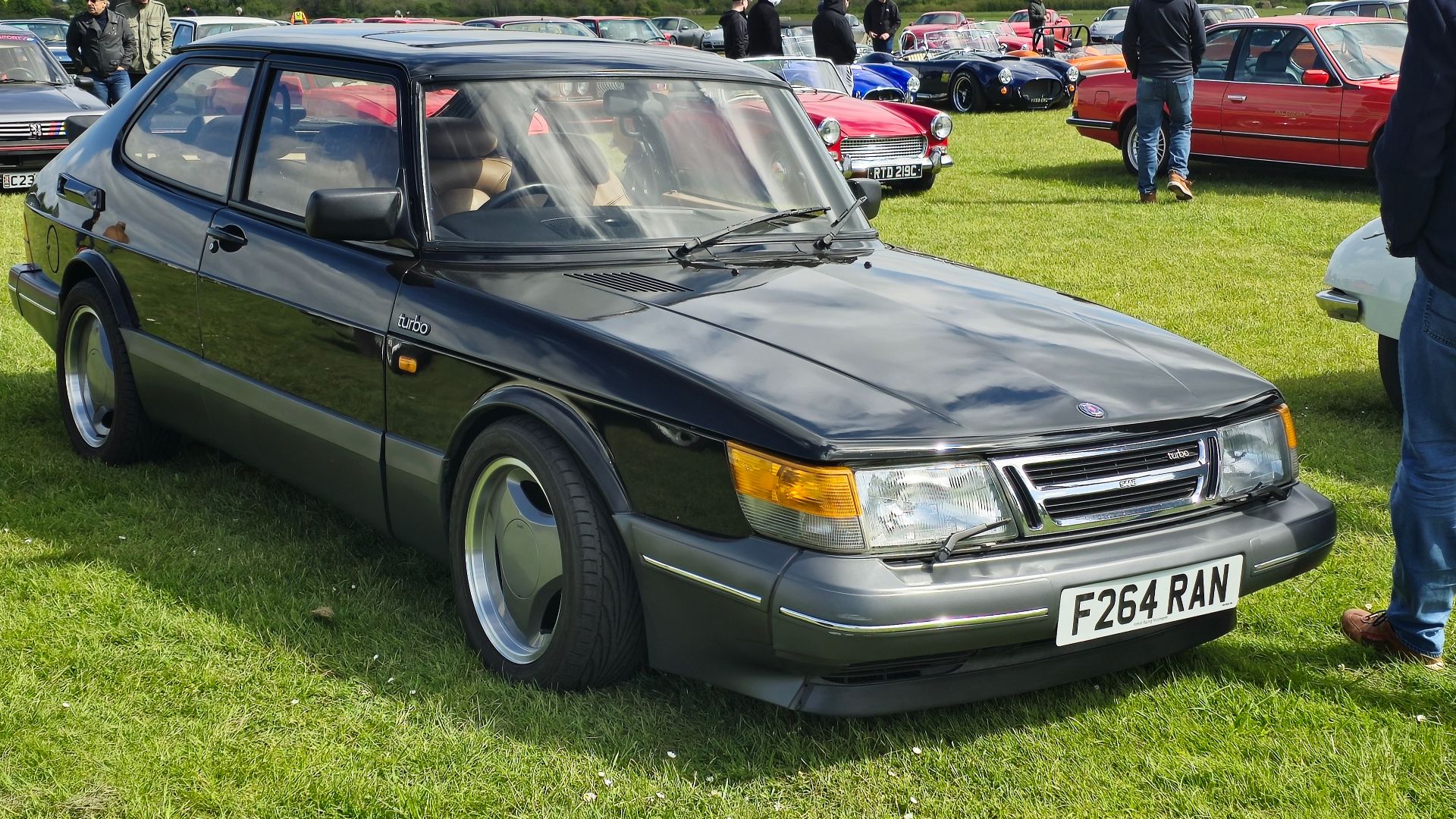 Saab 900