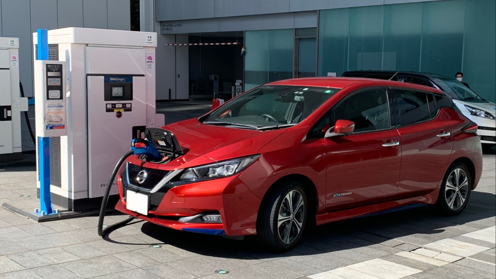 Nissan LEAF e+ (ZE1) during fast charging