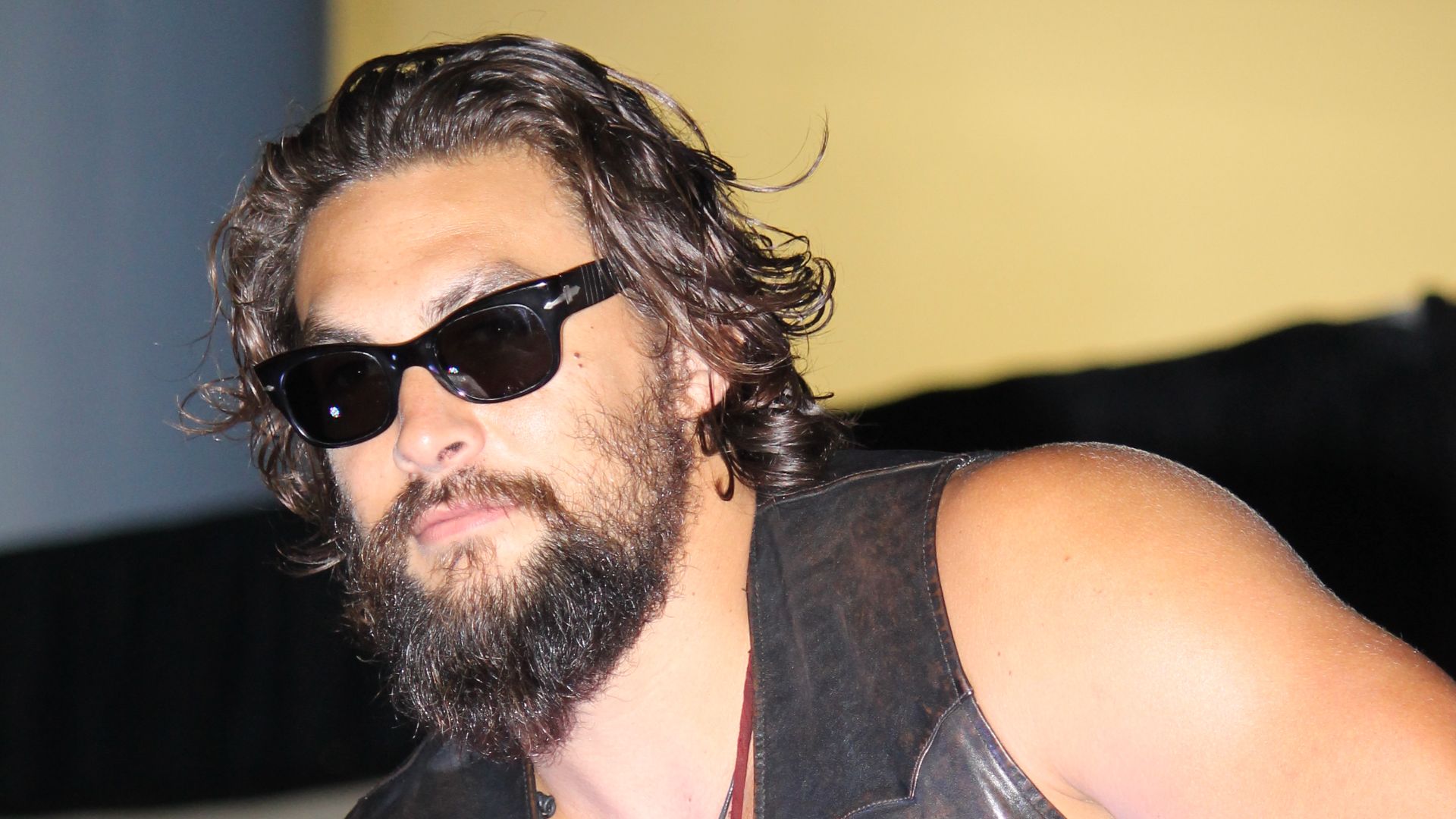 Jason Momoa at the Florida Supercon in 2014