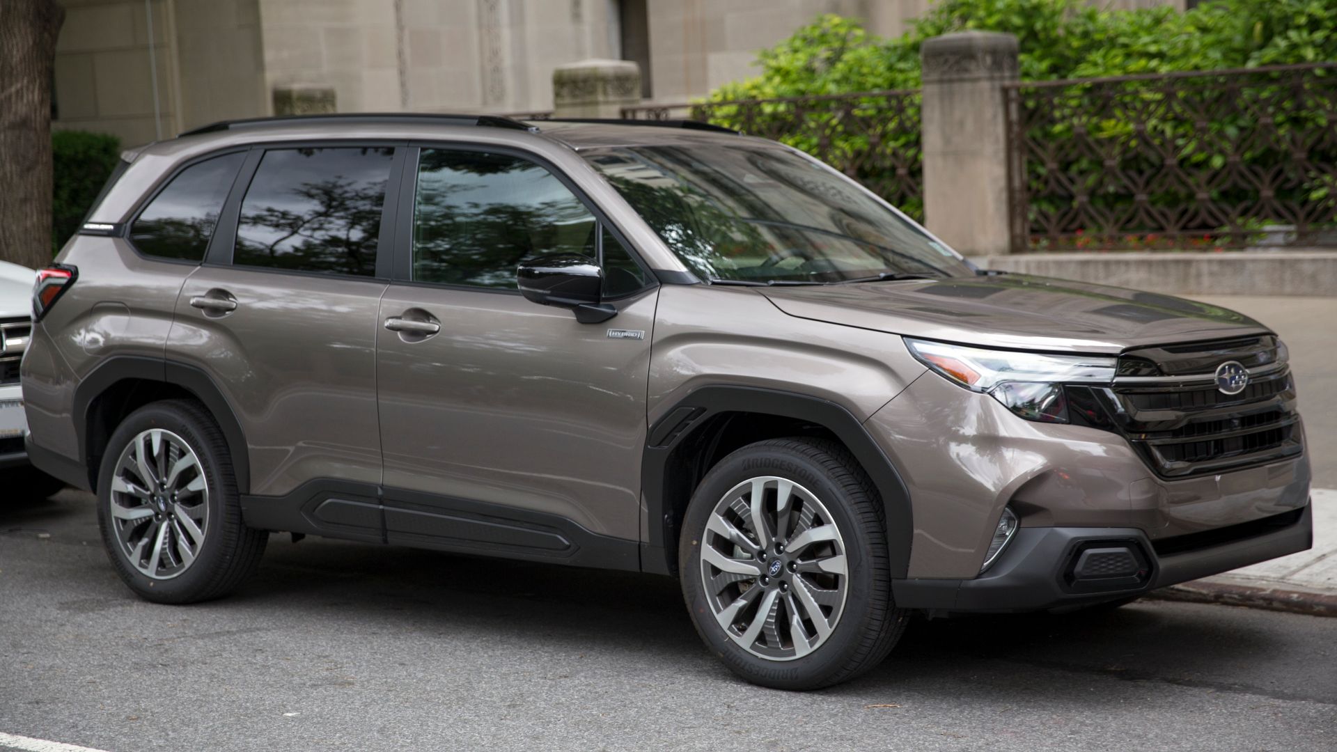 2025 Subaru Forester Hybrid Touring in Brillian Bronze Metallic with Black Leather interior (2.5, CVT, built in Ōta, Gunma).